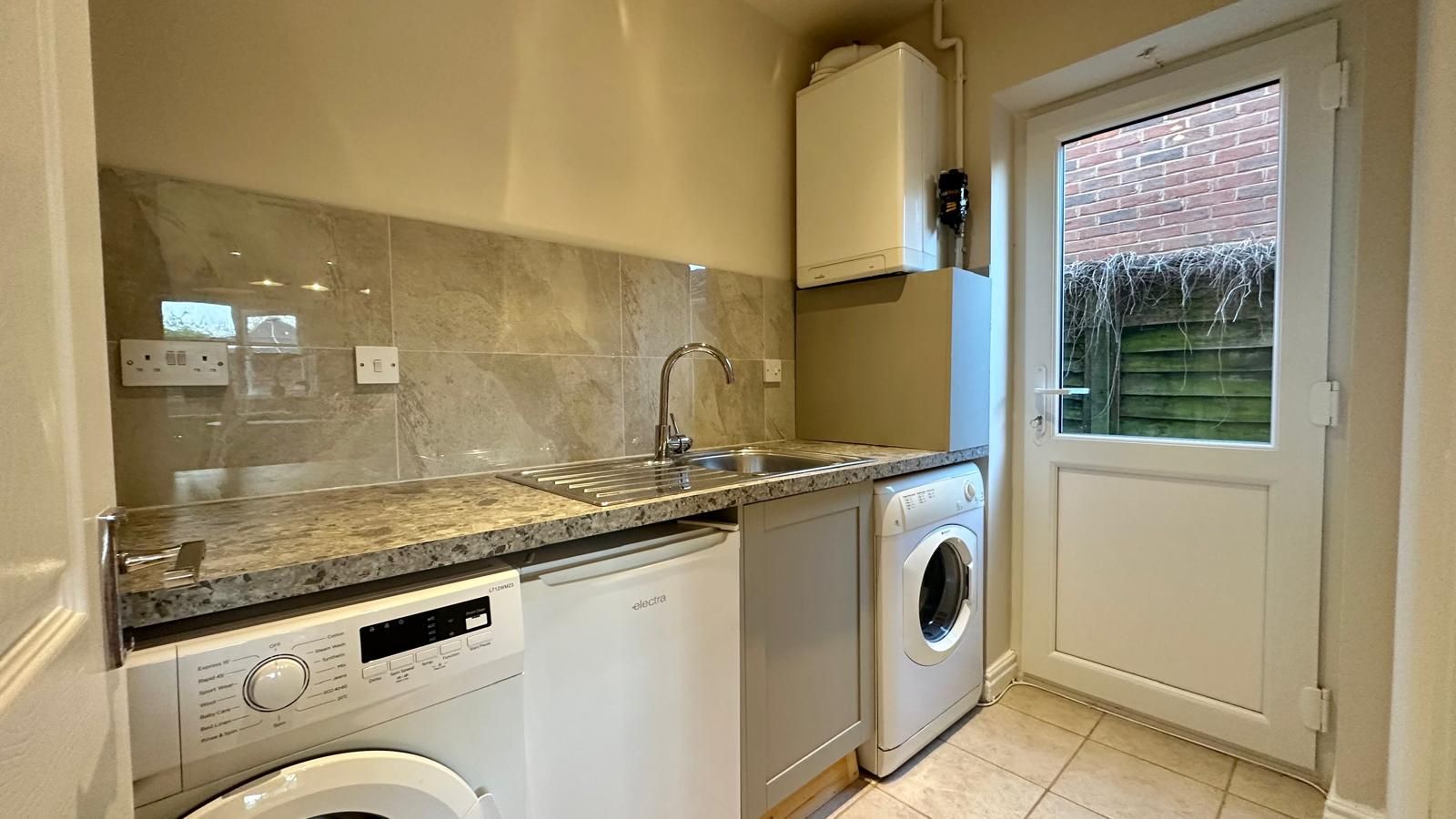 4 bedroom detached house For Sale in Coventry - Photograph 14.