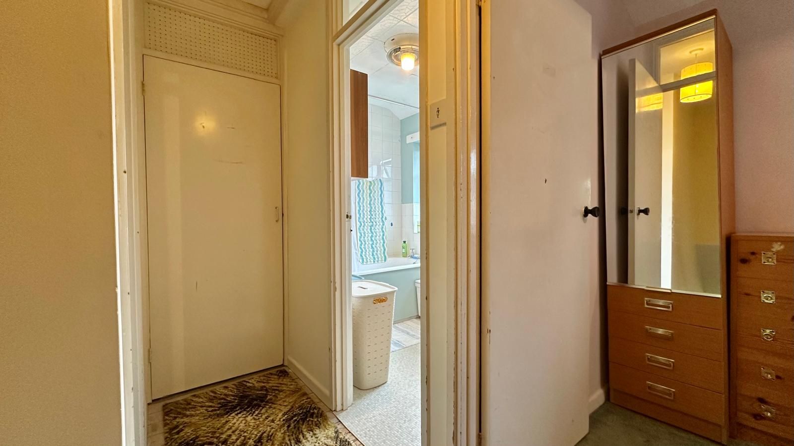 3 bedroom mid terraced house For Sale in Coventry - Photograph 21.