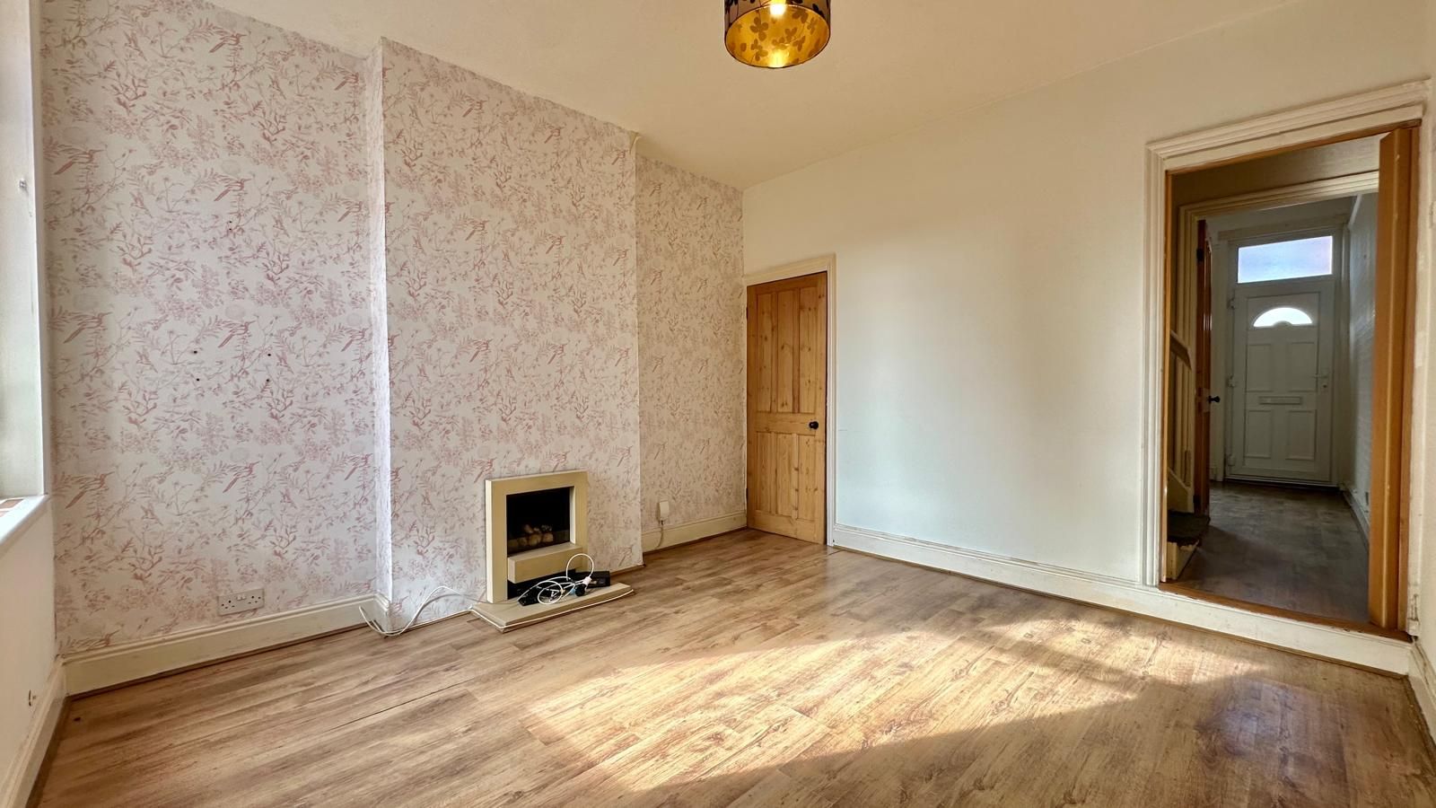 2 bedroom end terraced house For Sale in Coventry - Photograph 5.