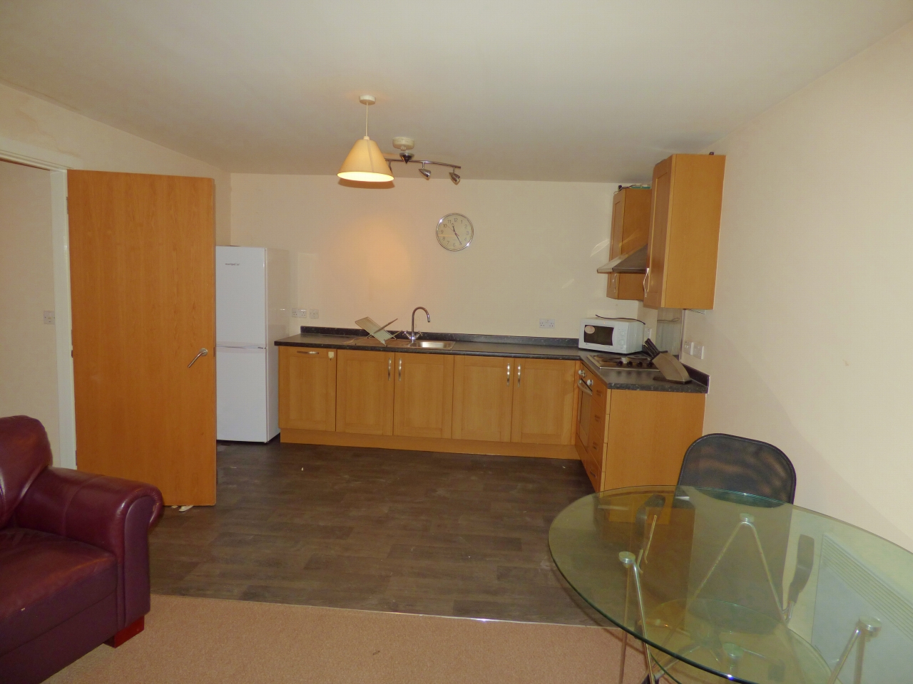 2 bedroom apartment flat/apartment Let Agreed in Coventry - Photograph 3.