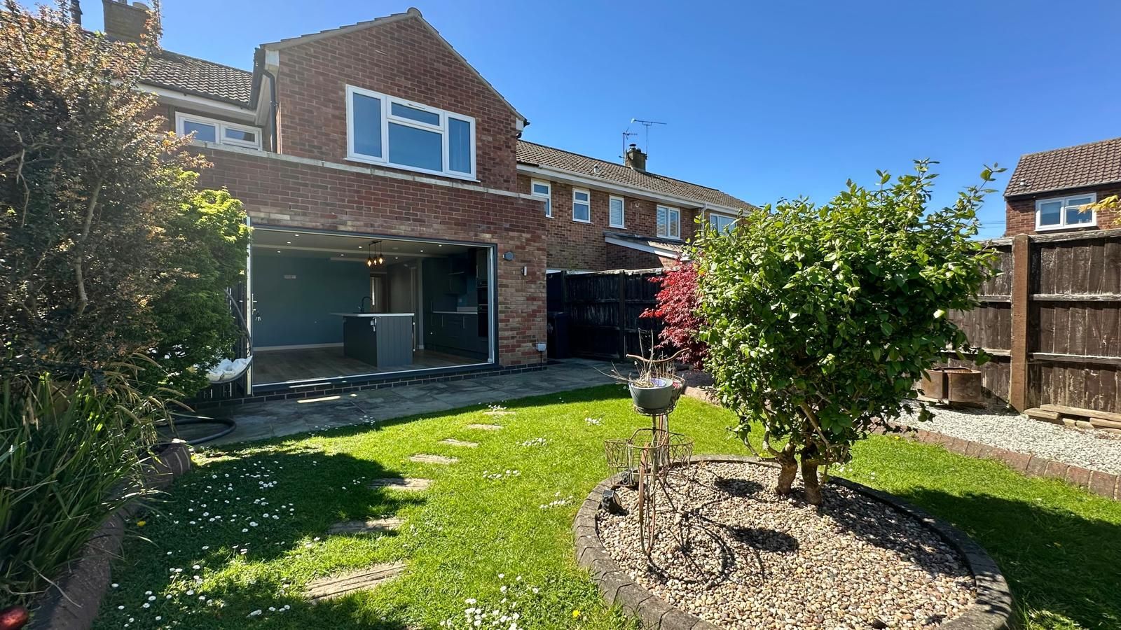 4 bedroom mid terraced house For Sale in Coventry - Photograph 29.