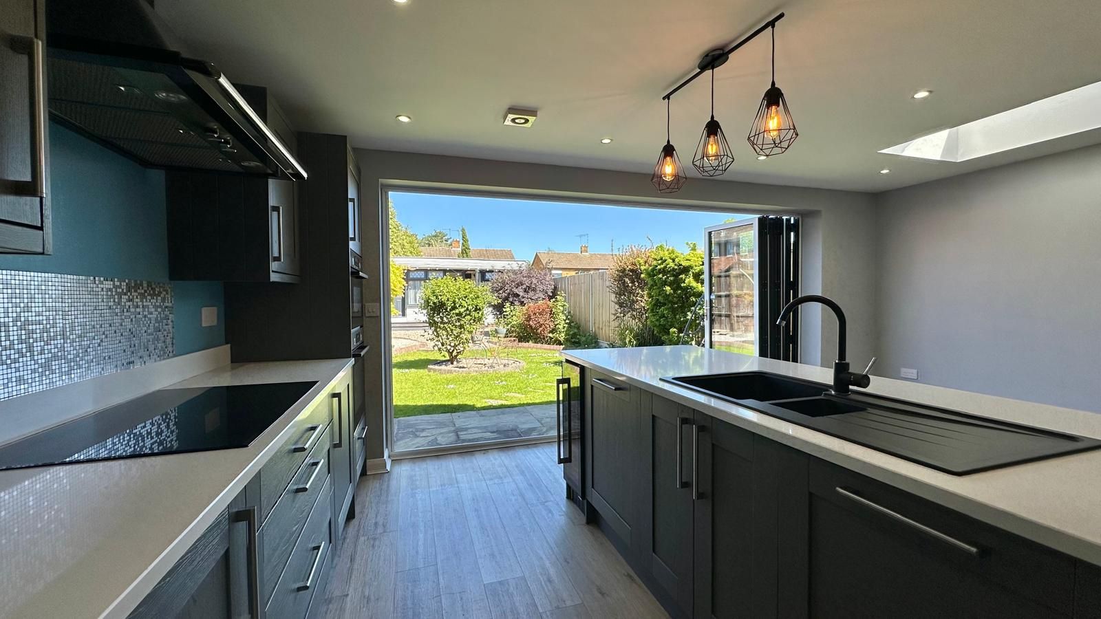 4 bedroom mid terraced house For Sale in Coventry - Photograph 5.