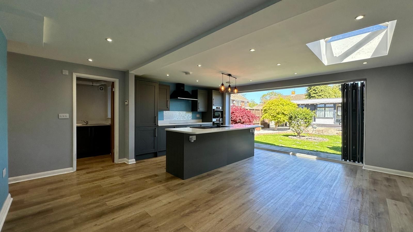 4 bedroom mid terraced house For Sale in Coventry - Photograph 3.