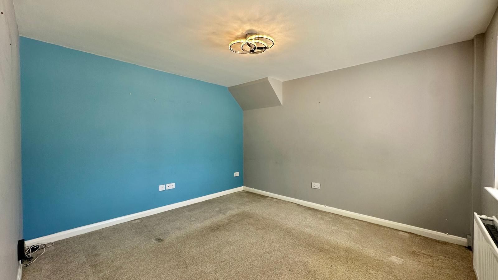 4 bedroom mid terraced house For Sale in Coventry - Photograph 8.
