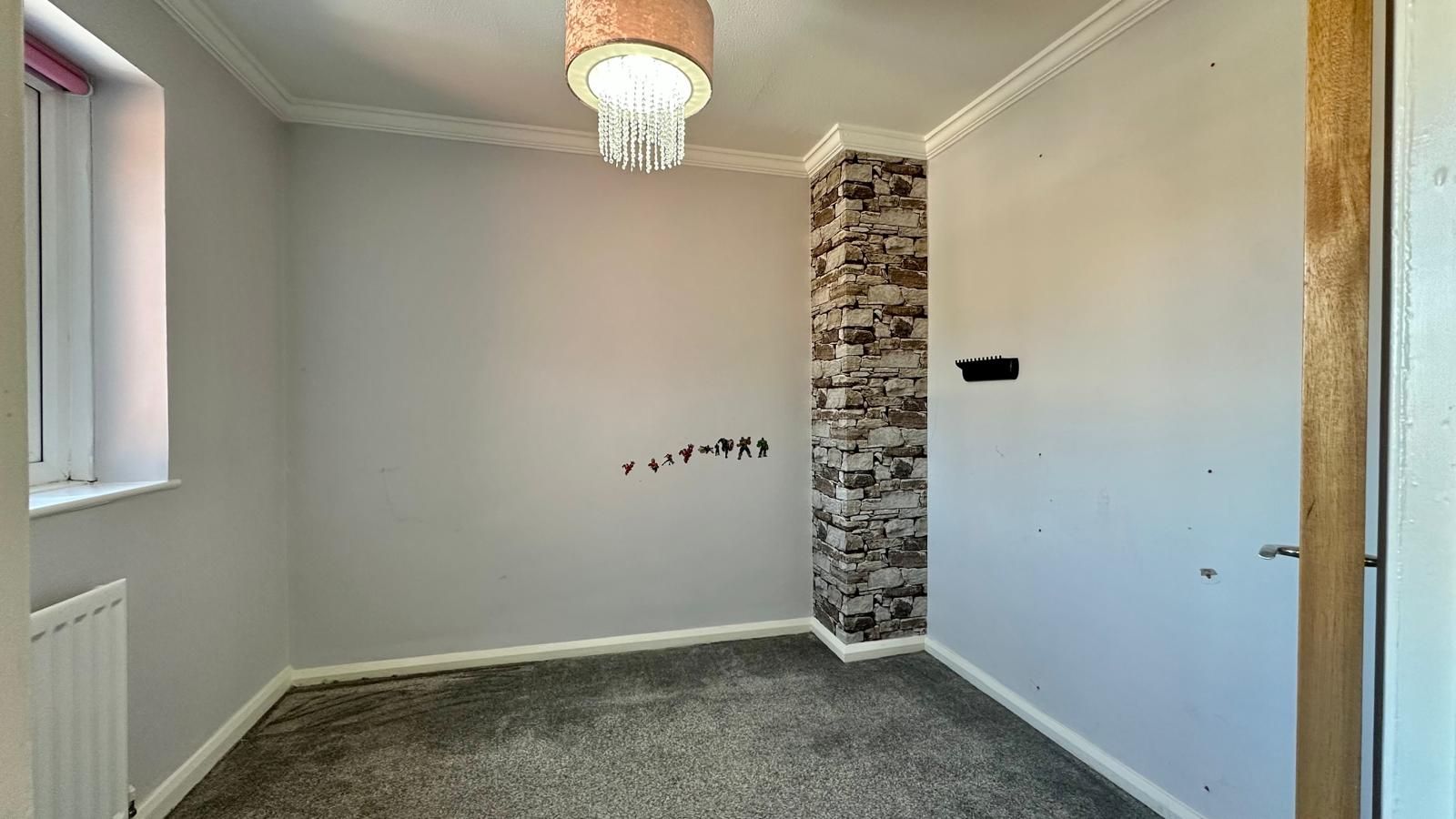 4 bedroom mid terraced house For Sale in Coventry - Photograph 20.