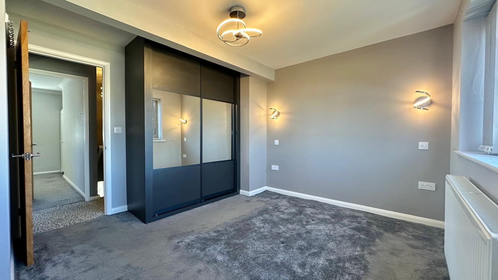 4 bedroom mid terraced house For Sale in Coventry - Photograph 19.