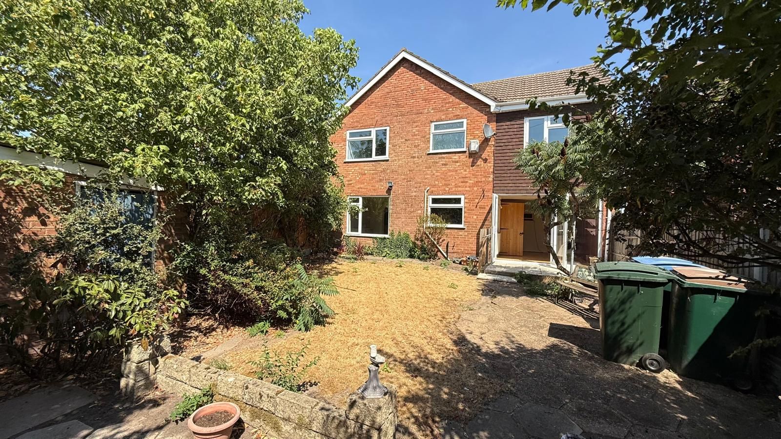 5 bedroom detached house For Sale in Coventry - photograph 20