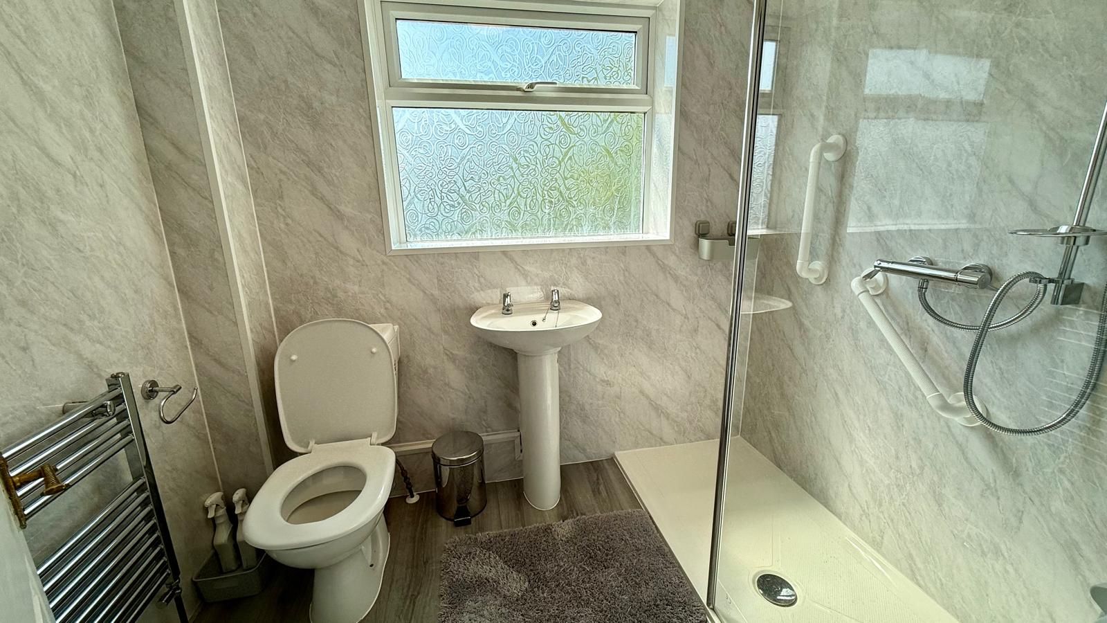 5 bedroom detached house For Sale in Coventry - photograph 12