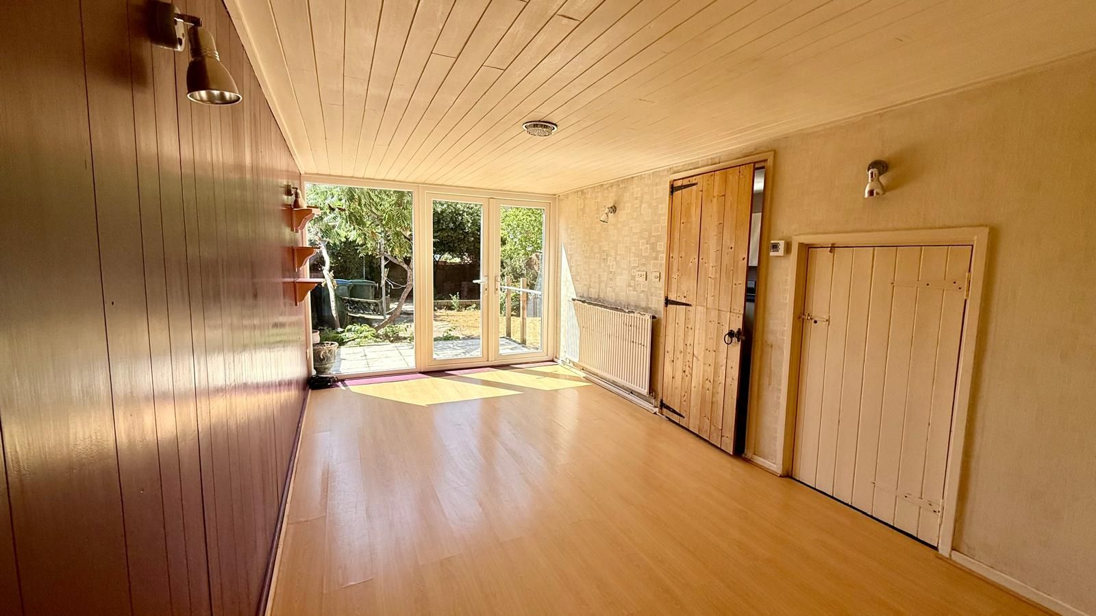 5 bedroom detached house For Sale in Coventry - photograph 7