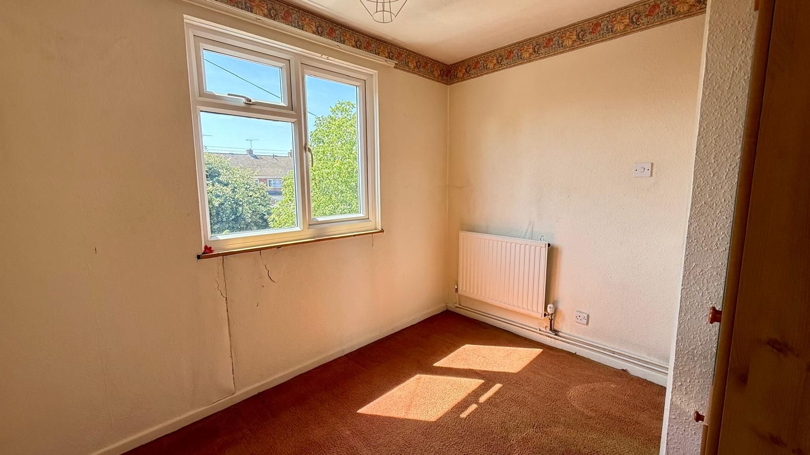5 bedroom detached house For Sale in Coventry - photograph 18