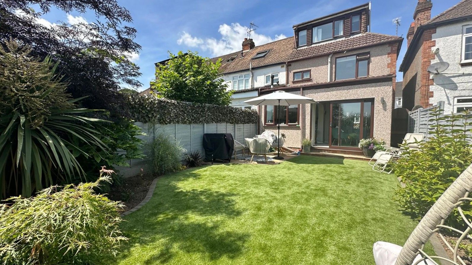 3 bedroom end terraced house For Sale in Coventry - Photograph 2.