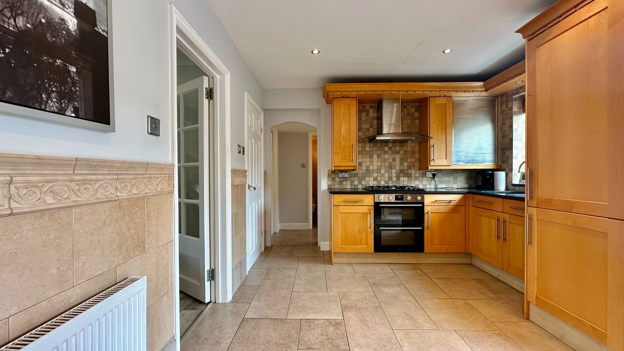 3 bedroom link detached house For Sale in Coventry - Photograph 5.
