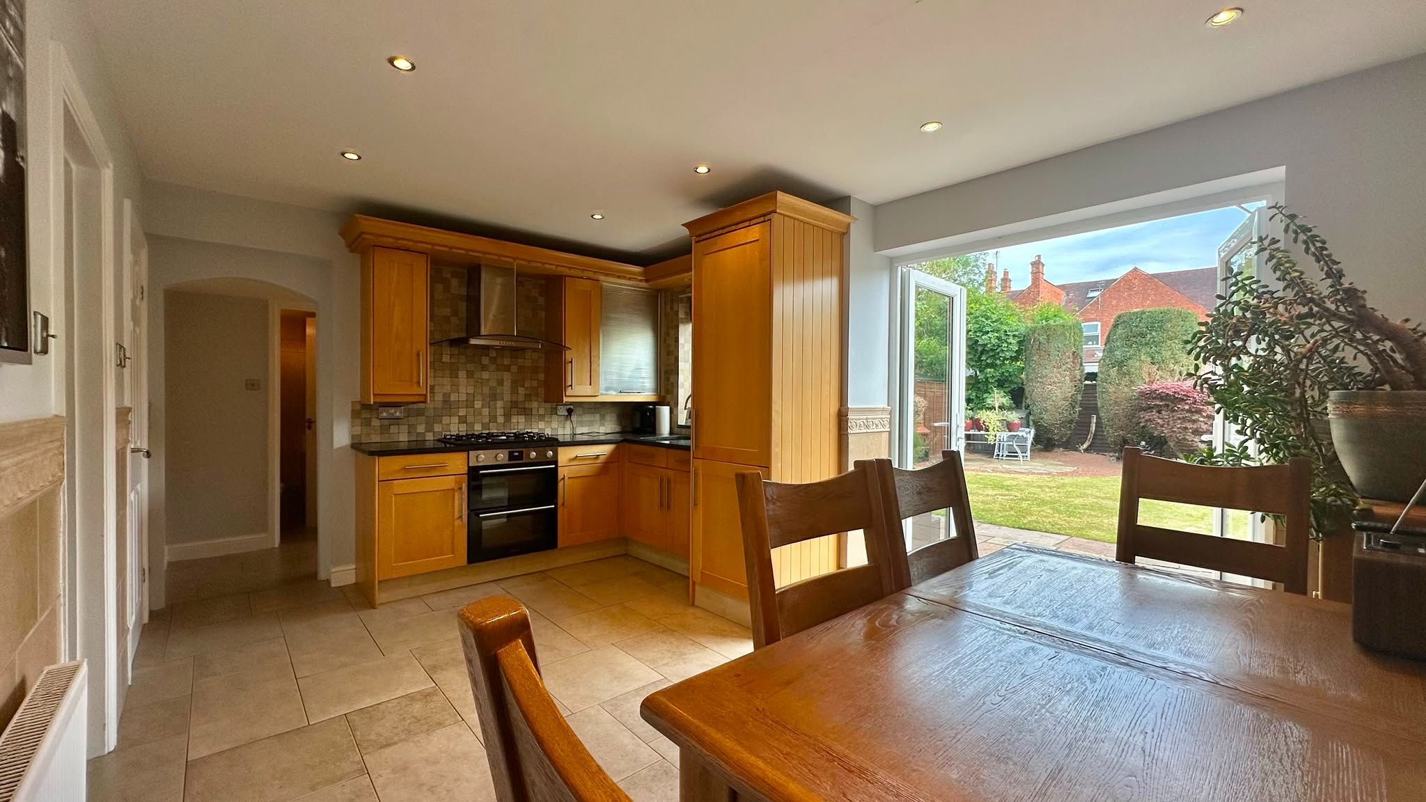 3 bedroom link detached house For Sale in Coventry - Photograph 4.