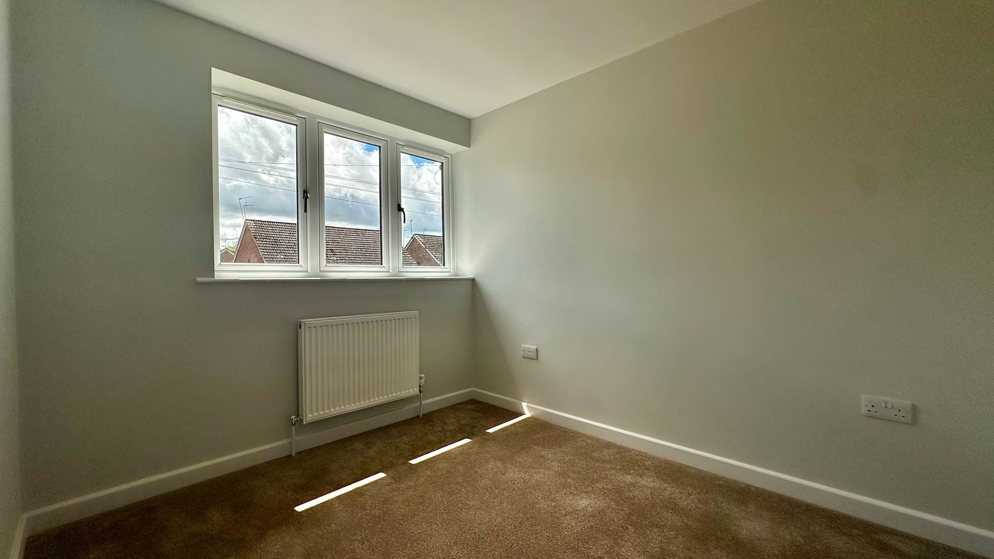 3 bedroom semi-detached house For Sale in Coventry - Photograph 18.