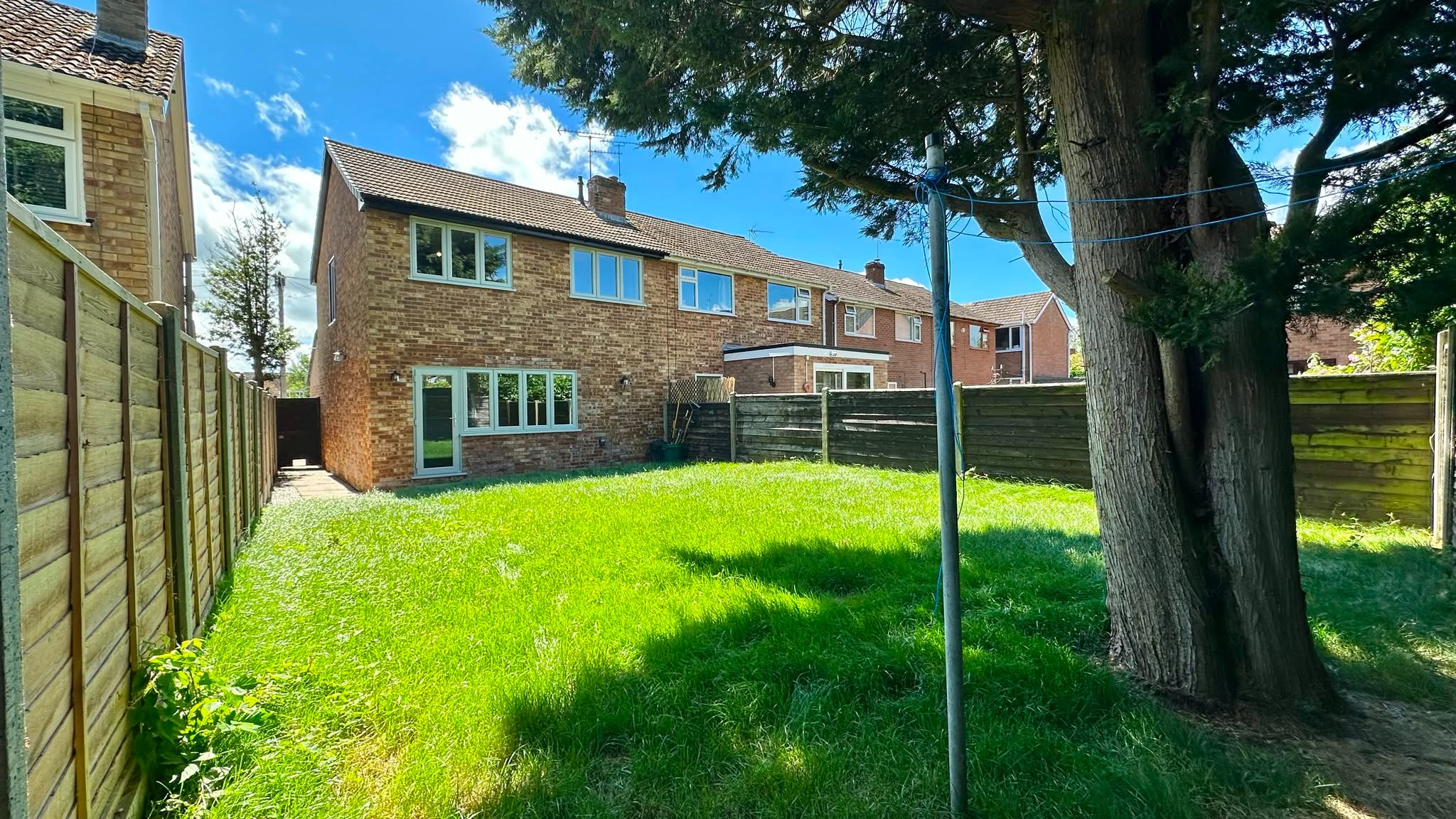 3 bedroom semi-detached house For Sale in Coventry - Photograph 22.