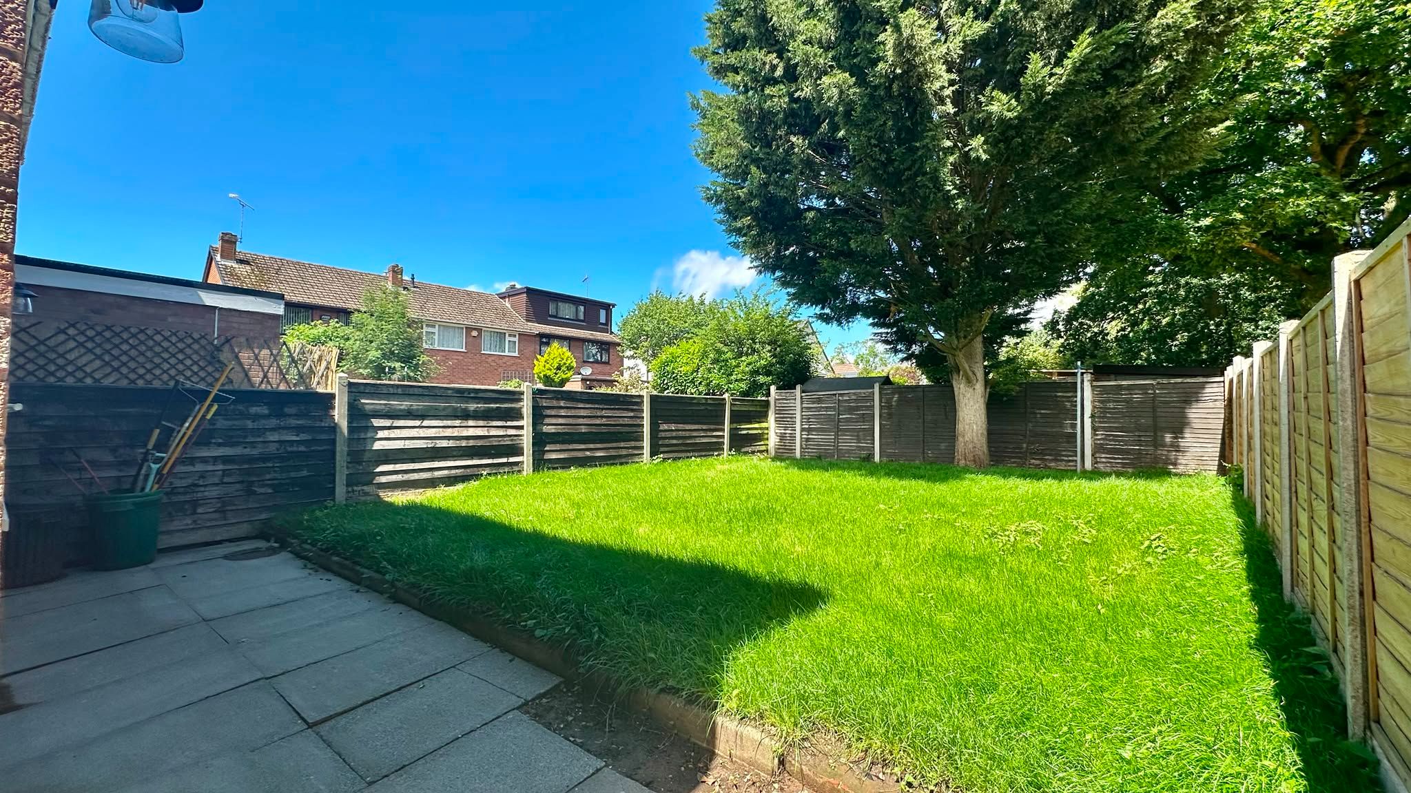 3 bedroom semi-detached house For Sale in Coventry - Photograph 2.