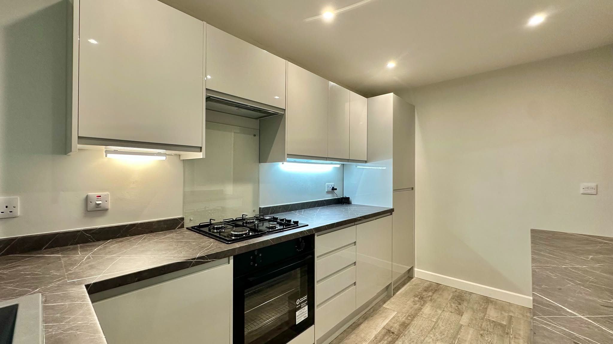 3 bedroom semi-detached house For Sale in Coventry - Photograph 5.