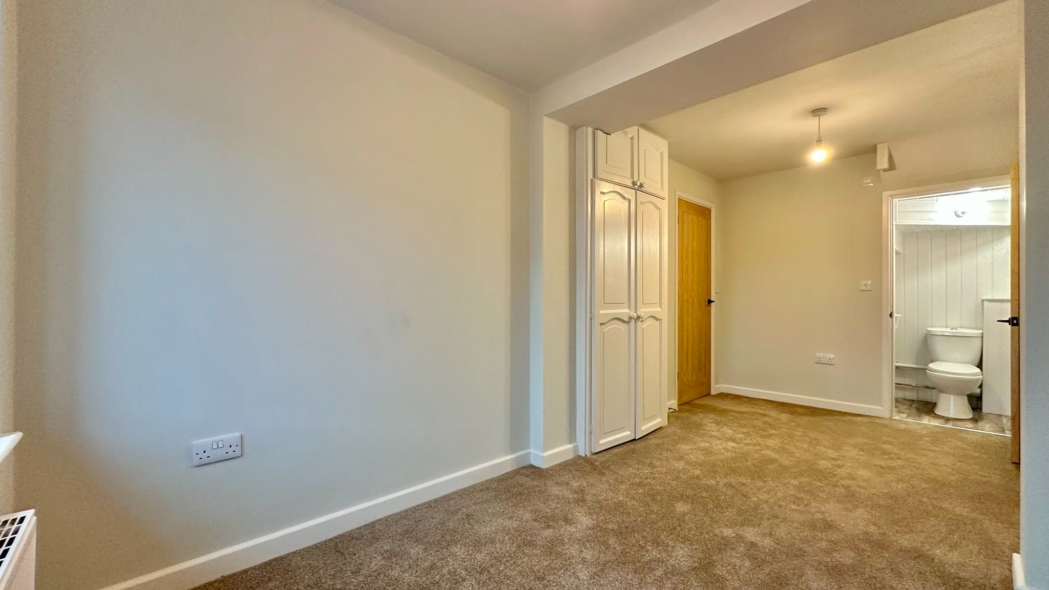 3 bedroom semi-detached house For Sale in Coventry - Photograph 9.