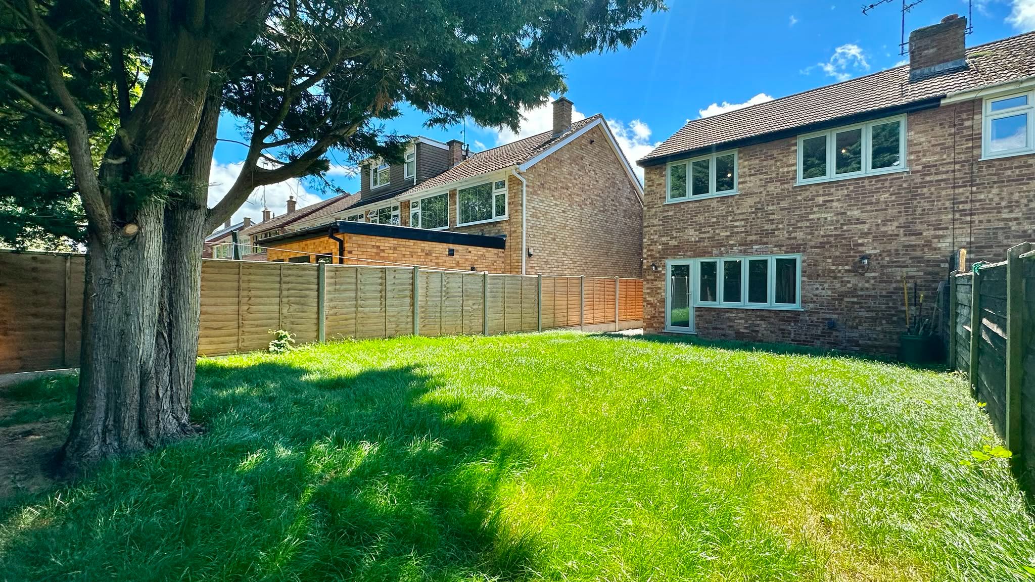 3 bedroom semi-detached house For Sale in Coventry - Photograph 23.