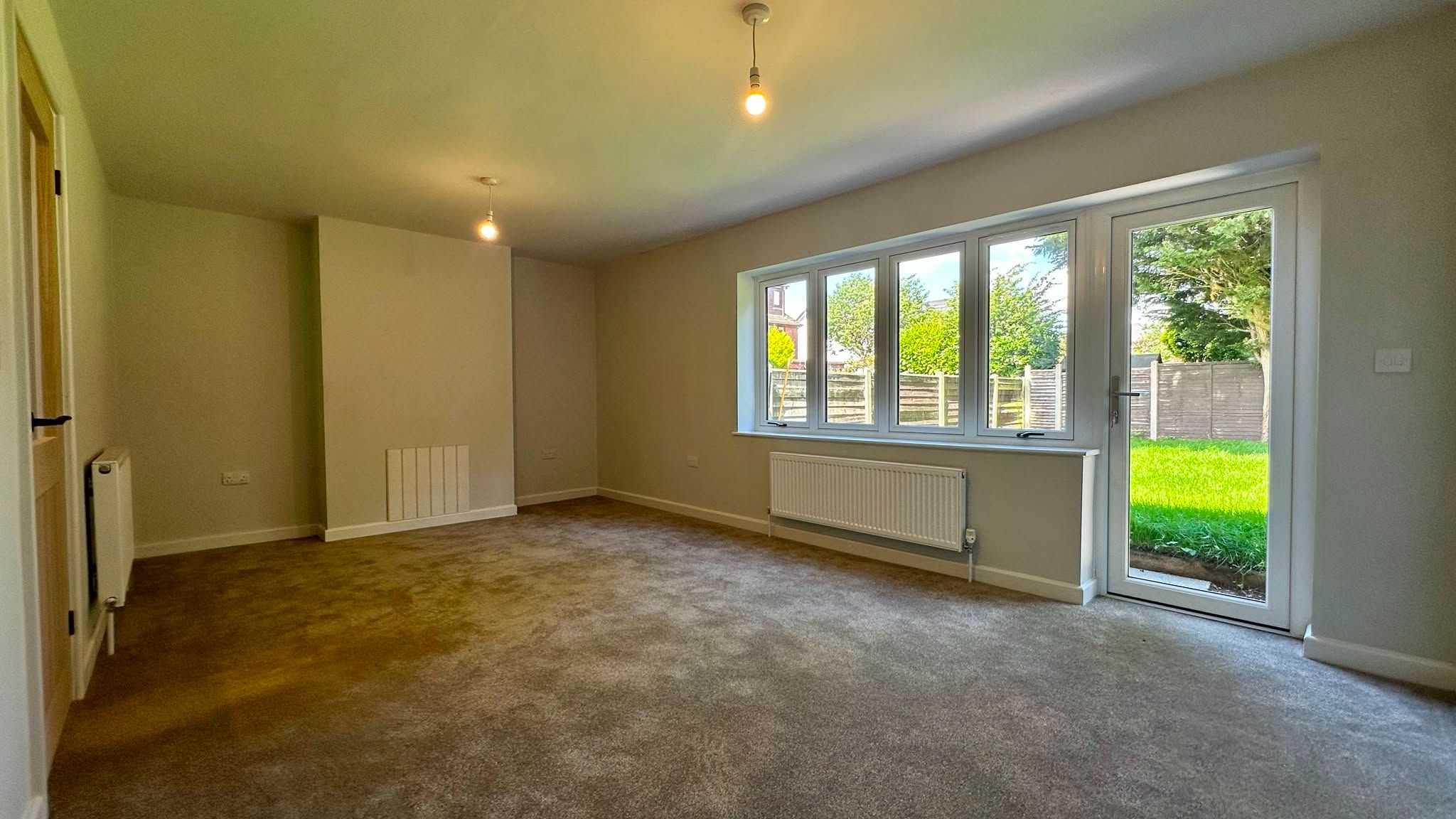 3 bedroom semi-detached house For Sale in Coventry - Photograph 6.