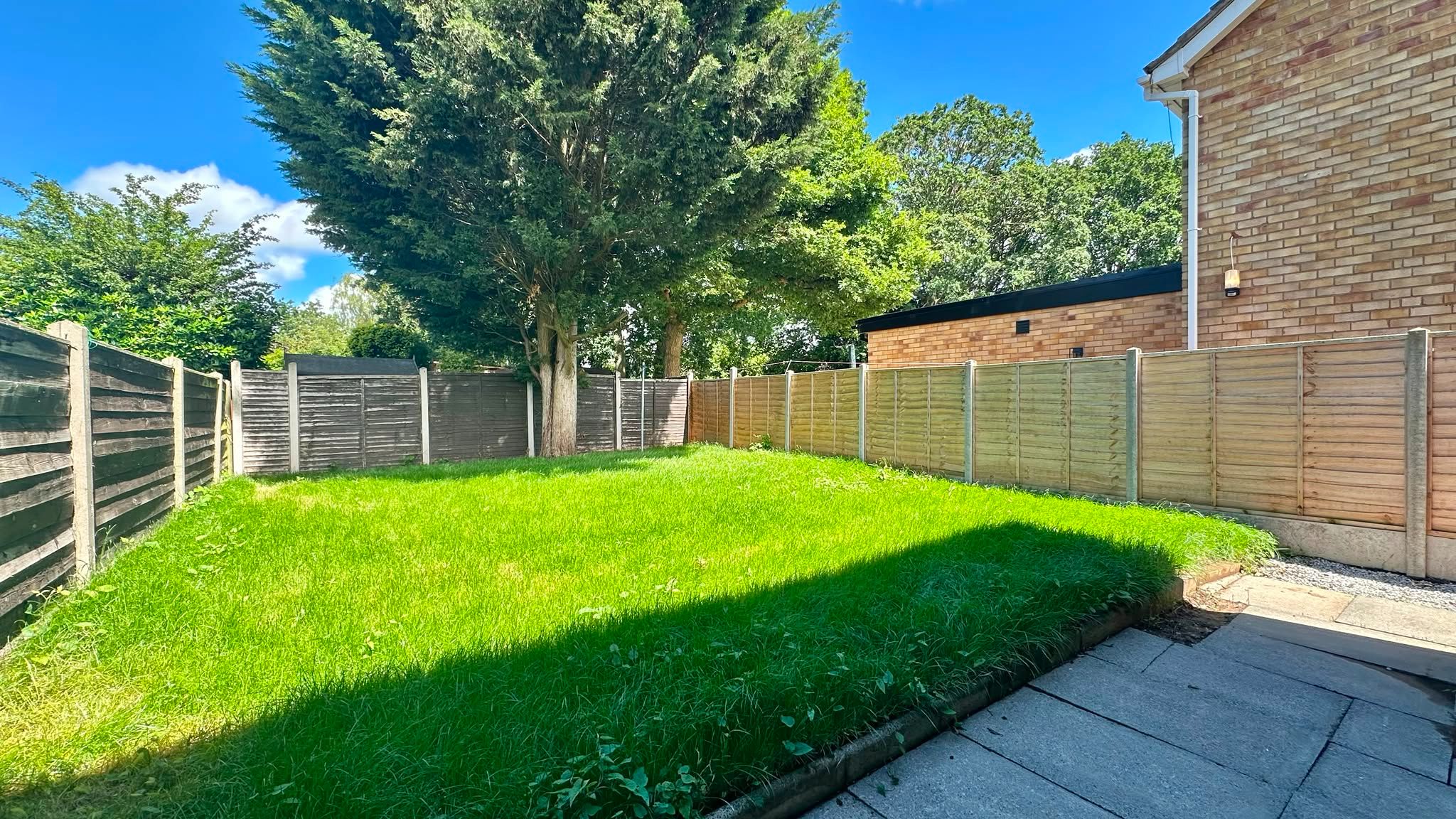 3 bedroom semi-detached house For Sale in Coventry - Photograph 13.