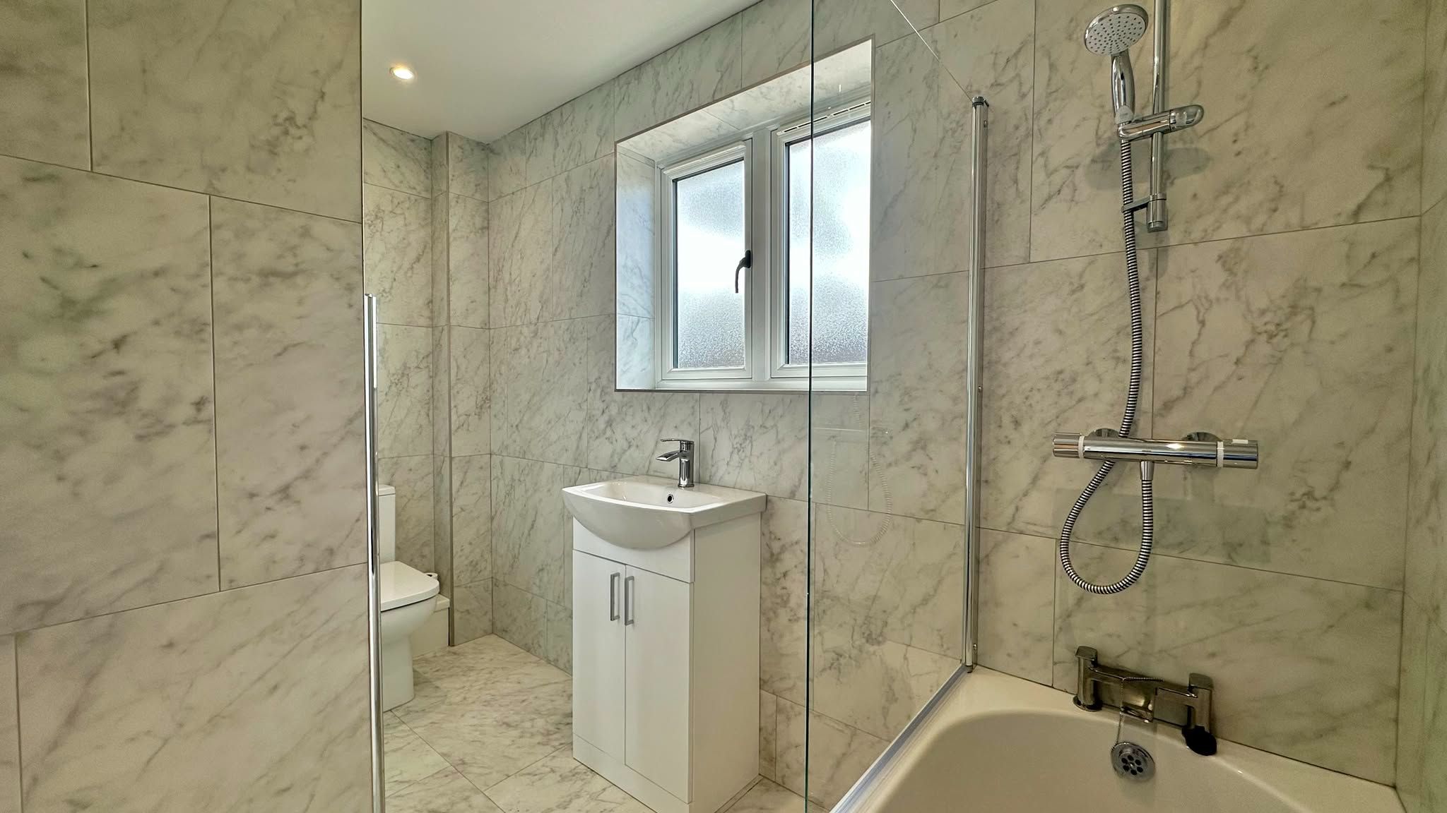 3 bedroom semi-detached house For Sale in Coventry - Photograph 10.