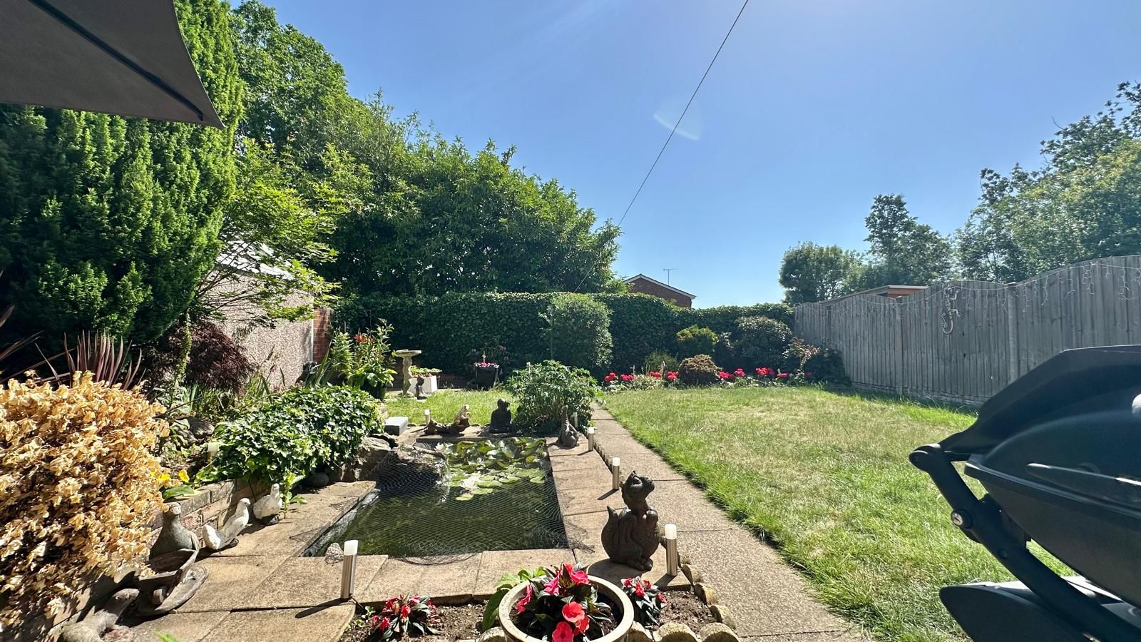 2 bedroom semi-detached house For Sale in Coventry - Photograph 19.