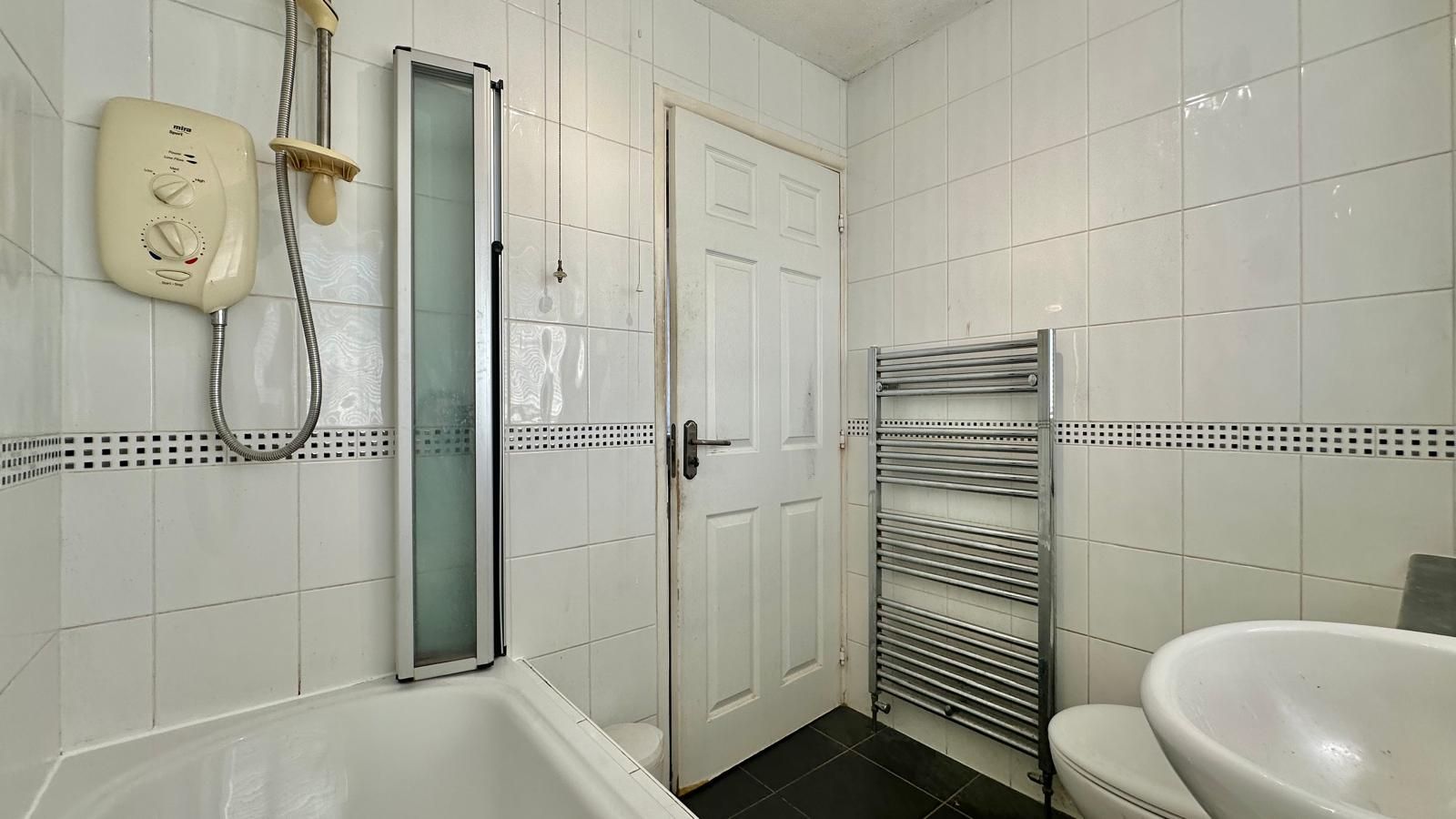 2 bedroom semi-detached house For Sale in Coventry - Photograph 14.