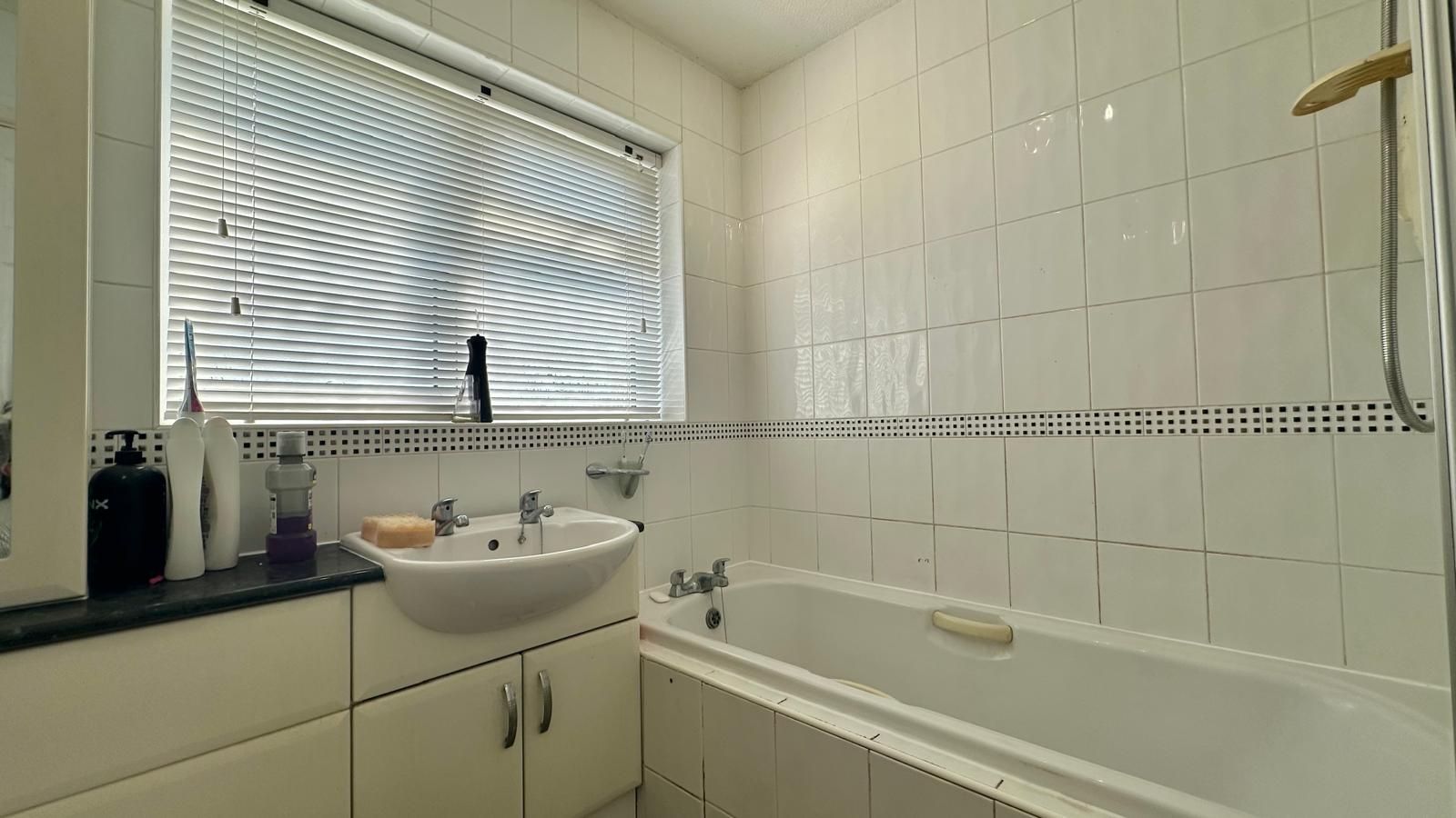 2 bedroom semi-detached house For Sale in Coventry - Photograph 13.