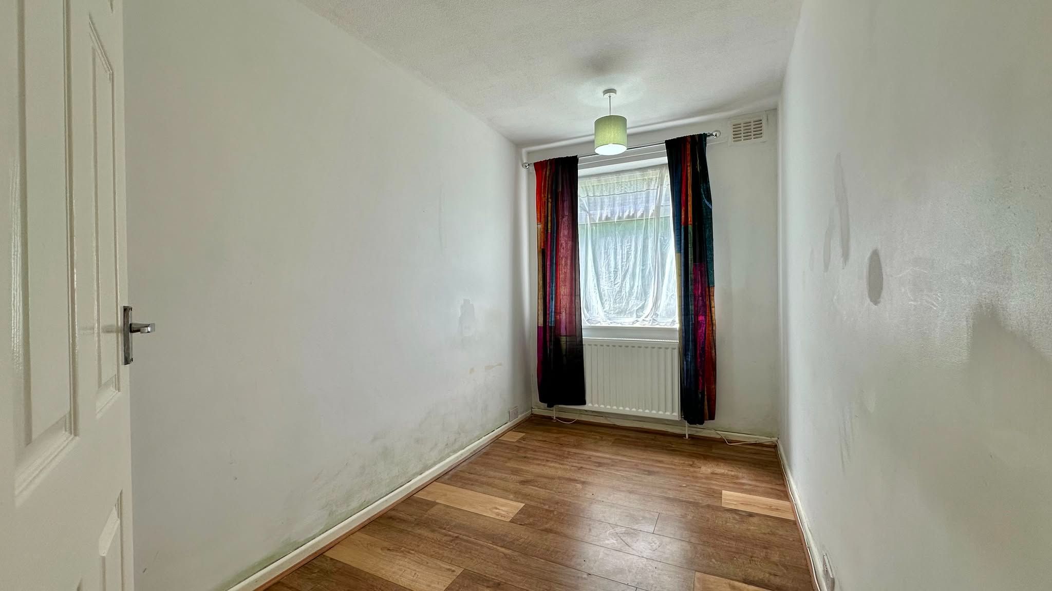2 bedroom ground floor maisonette flat/apartment For Sale in Coventry - Photograph 6.
