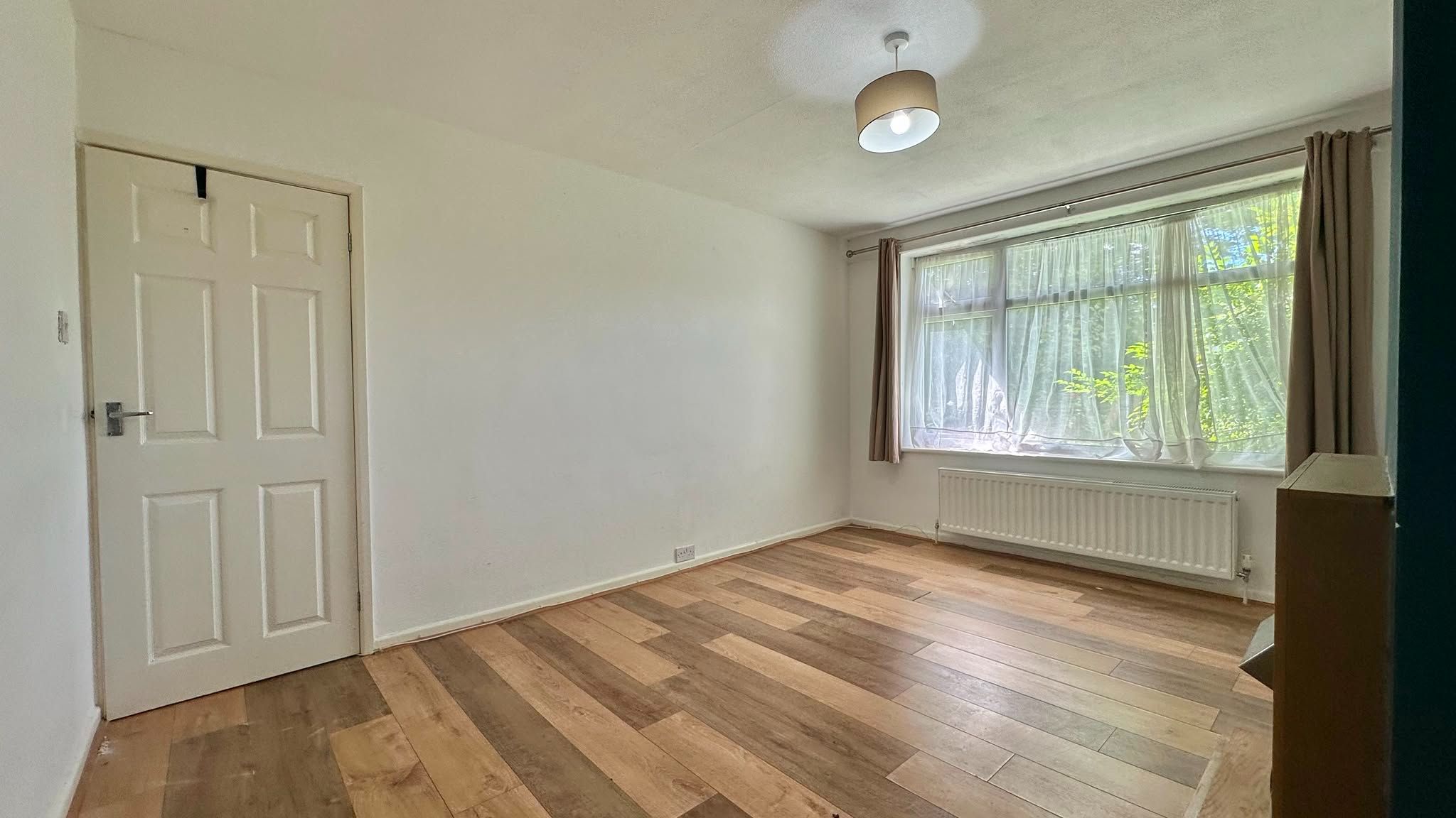 2 bedroom ground floor maisonette flat/apartment For Sale in Coventry - Photograph 2.