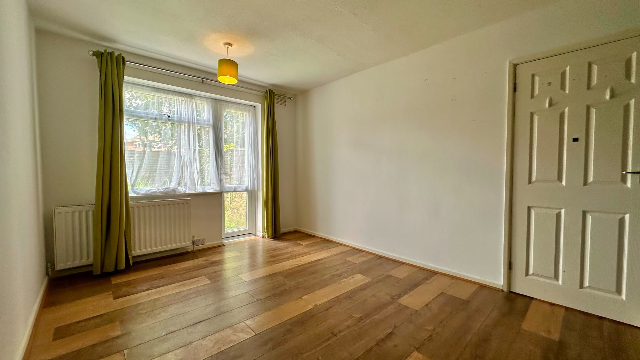 2 bedroom ground floor maisonette flat/apartment For Sale in Coventry - Photograph 8.