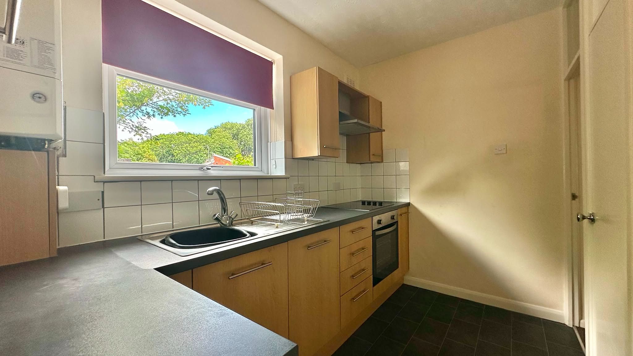 2 bedroom ground floor maisonette flat/apartment For Sale in Coventry - Photograph 14.