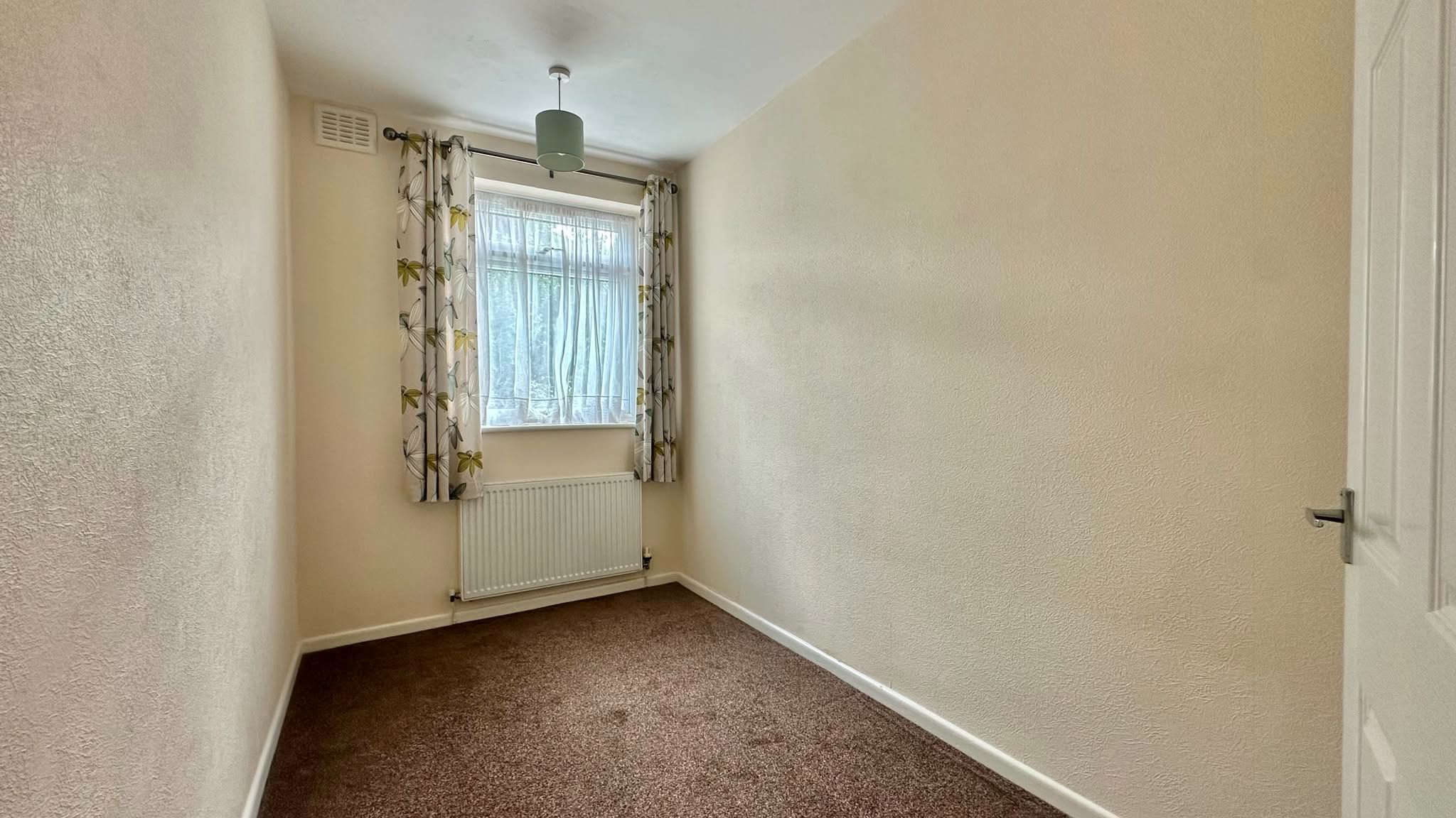 2 bedroom ground floor maisonette flat/apartment For Sale in Coventry - Photograph 8.