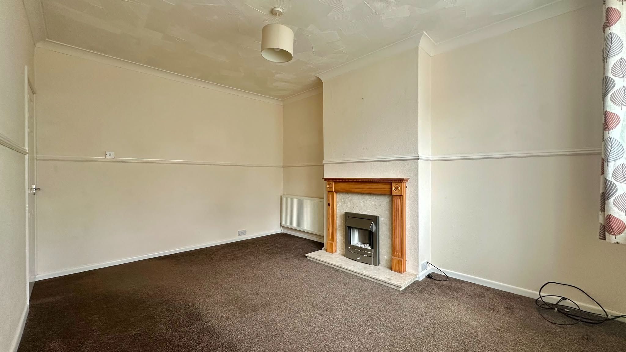 2 bedroom ground floor maisonette flat/apartment For Sale in Coventry - Photograph 3.