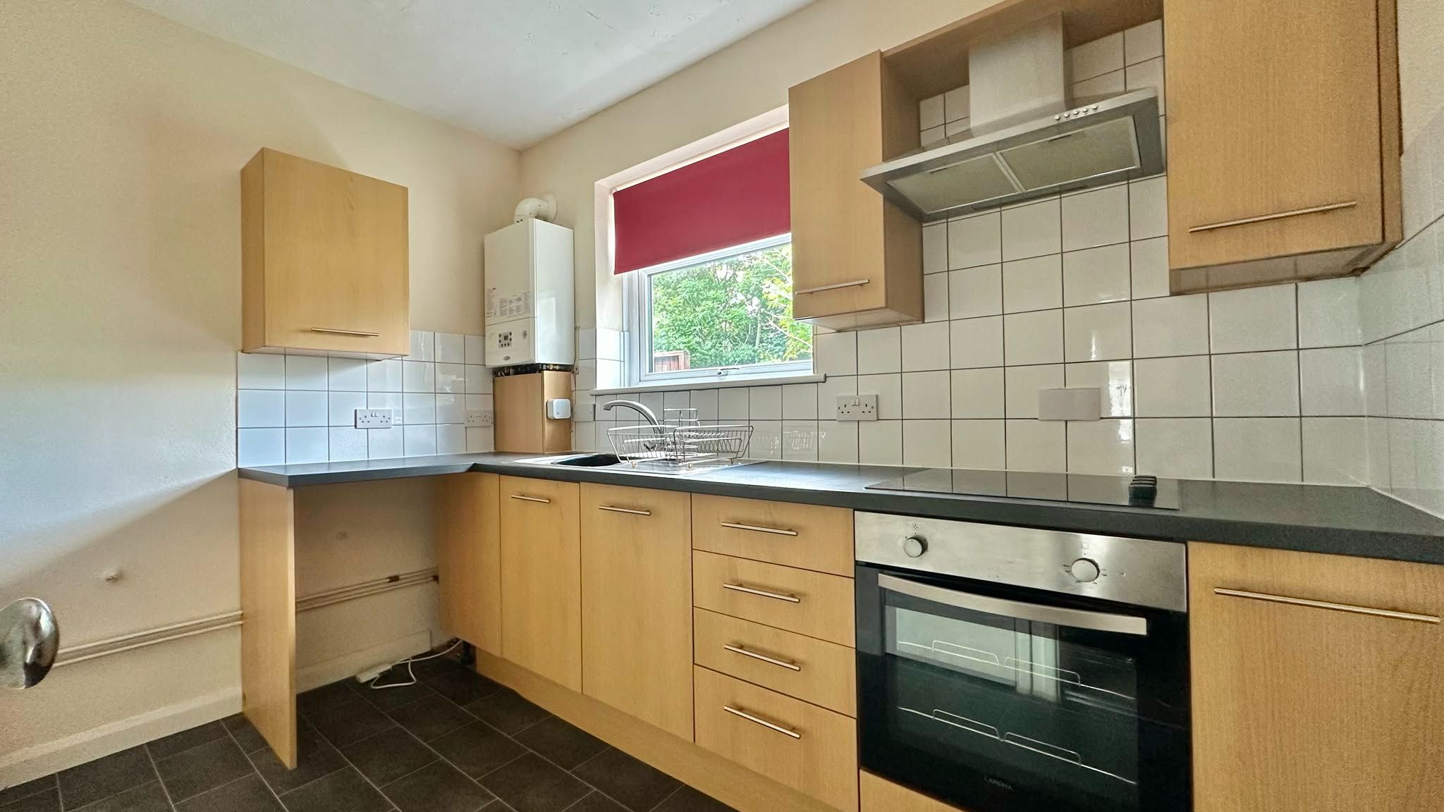 2 bedroom ground floor maisonette flat/apartment For Sale in Coventry - Photograph 13.