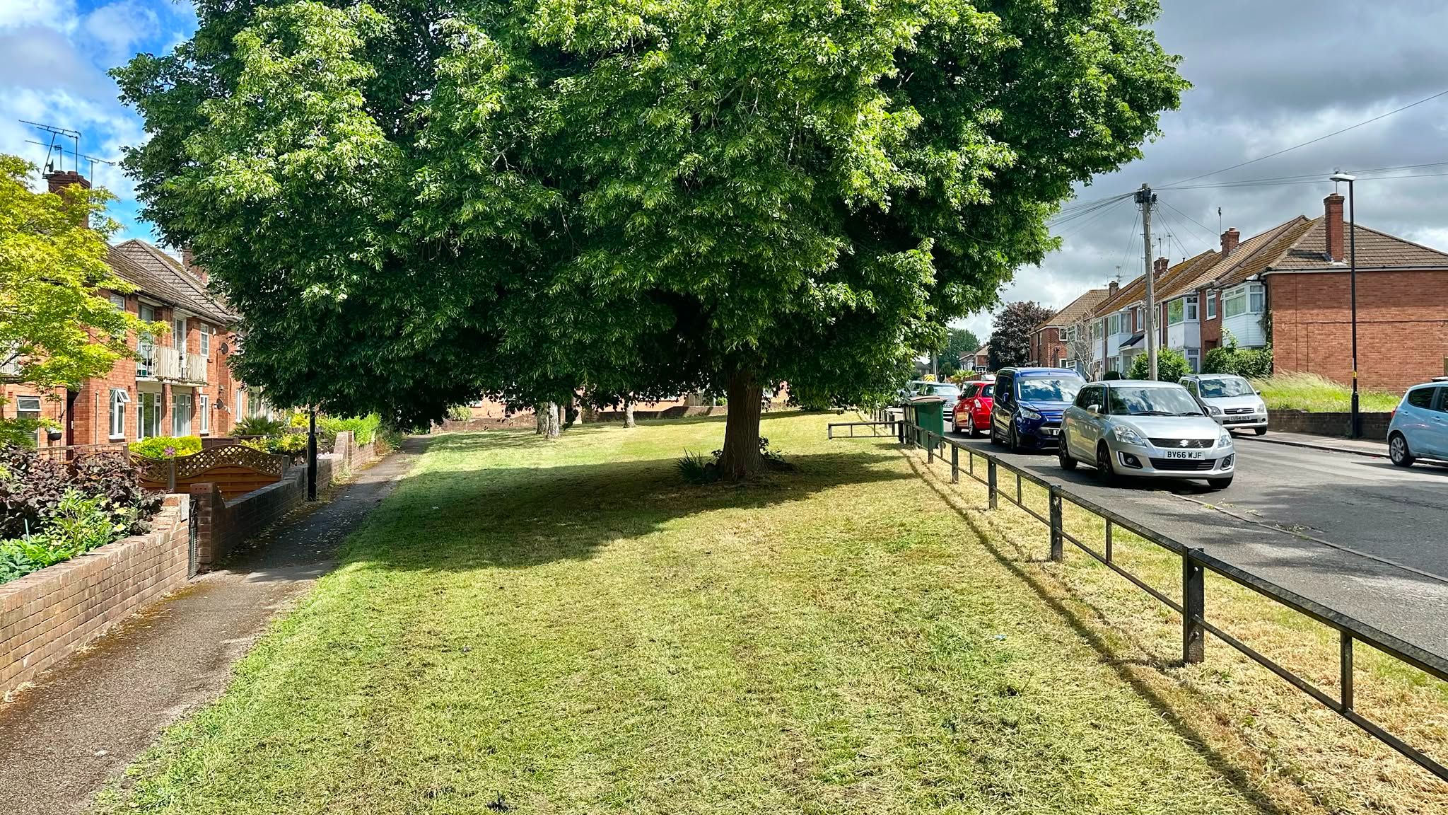 2 bedroom ground floor maisonette flat/apartment For Sale in Coventry - Photograph 11.