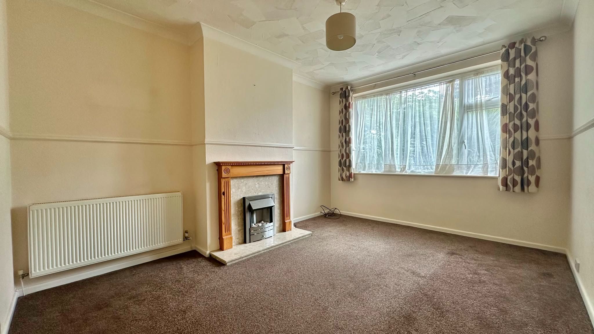2 bedroom ground floor maisonette flat/apartment For Sale in Coventry - Photograph 2.