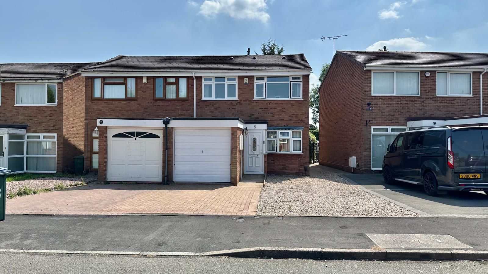 3 bedroom semi-detached house For Sale in Coventry - Photograph 1.