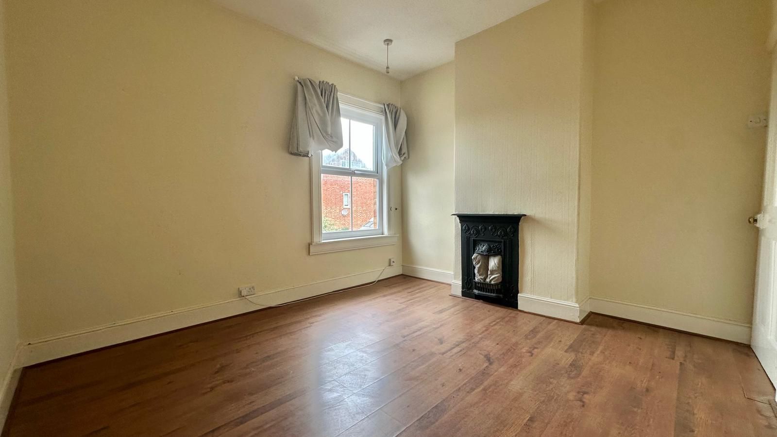 2 bedroom mid terraced house For Sale in Coventry - Photograph 14.