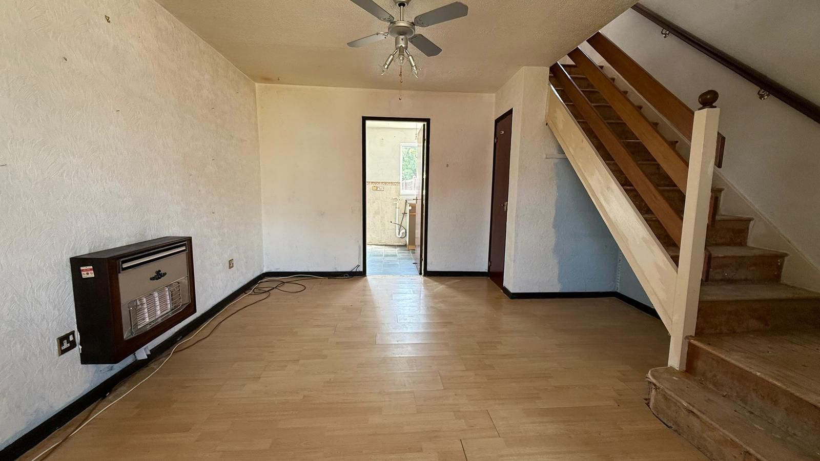 2 bedroom semi-detached house For Sale in Coventry - Property photograph.