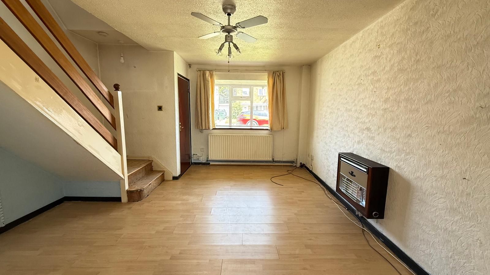 2 bedroom semi-detached house For Sale in Coventry - Property photograph.