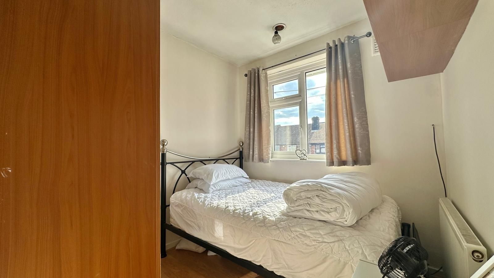 3 bedroom end terraced house For Sale in Coventry - Photograph 17.