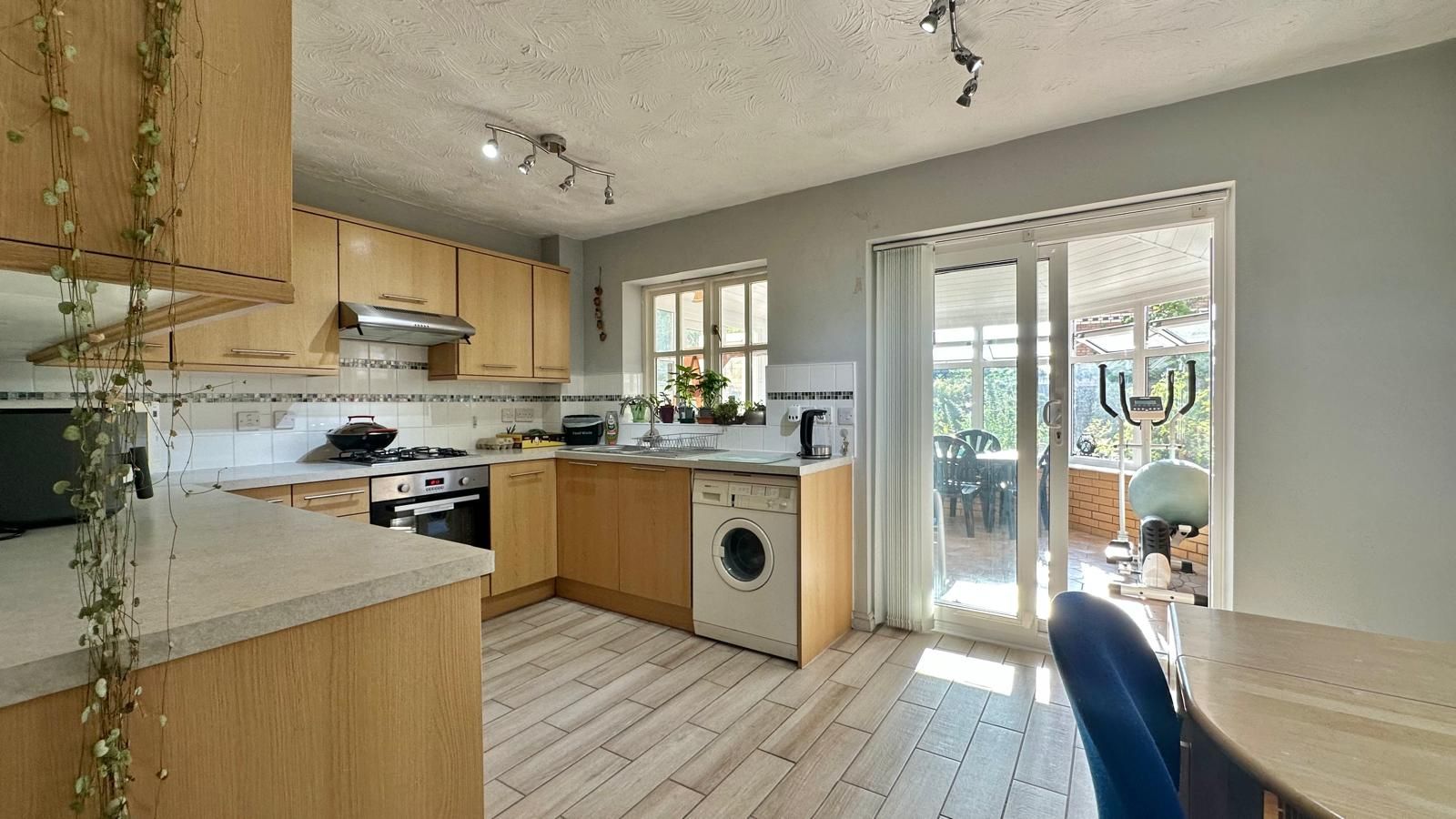 3 bedroom detached house For Sale in Coventry - Photograph 2.