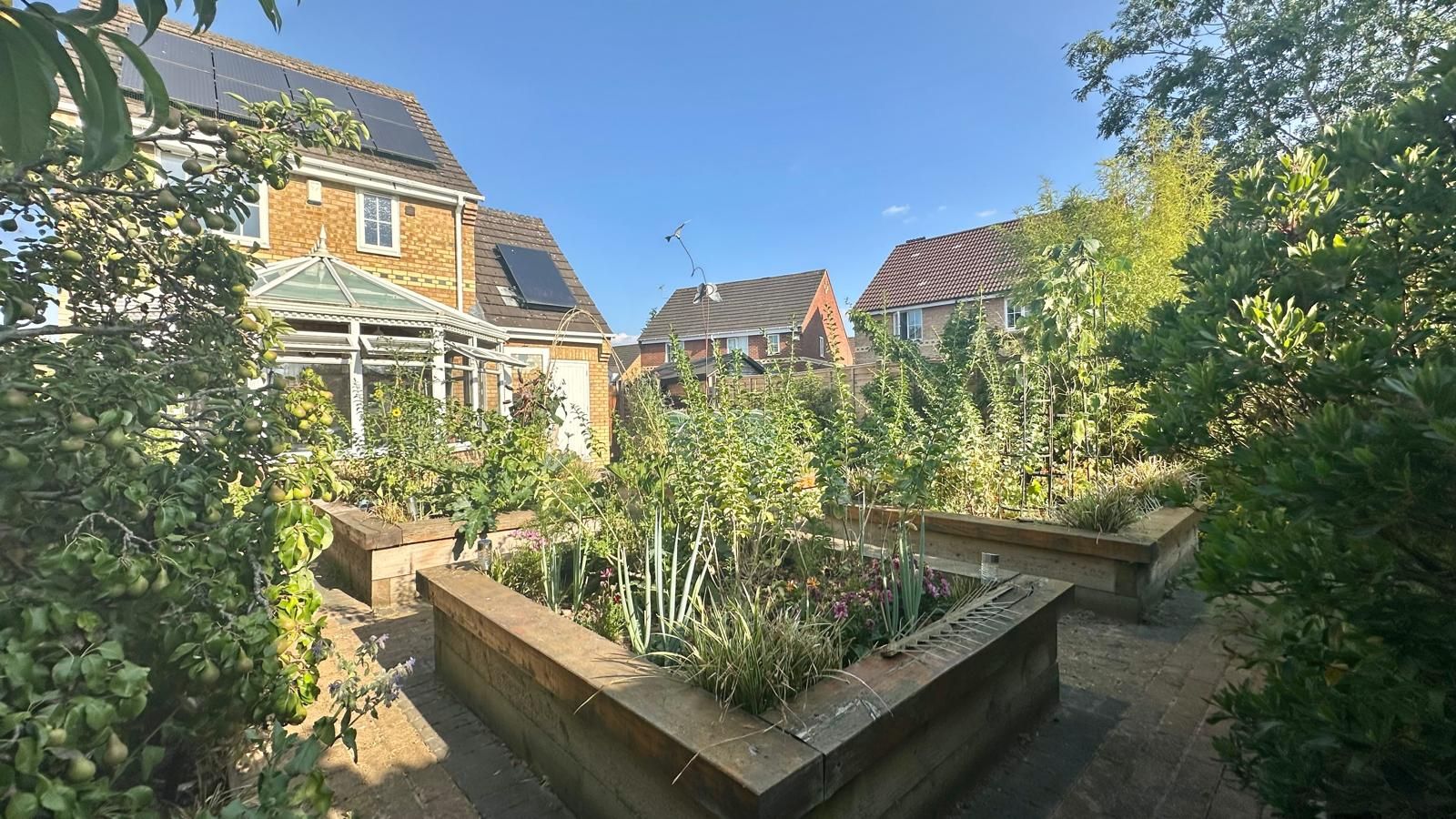 3 bedroom detached house For Sale in Coventry - Photograph 3.