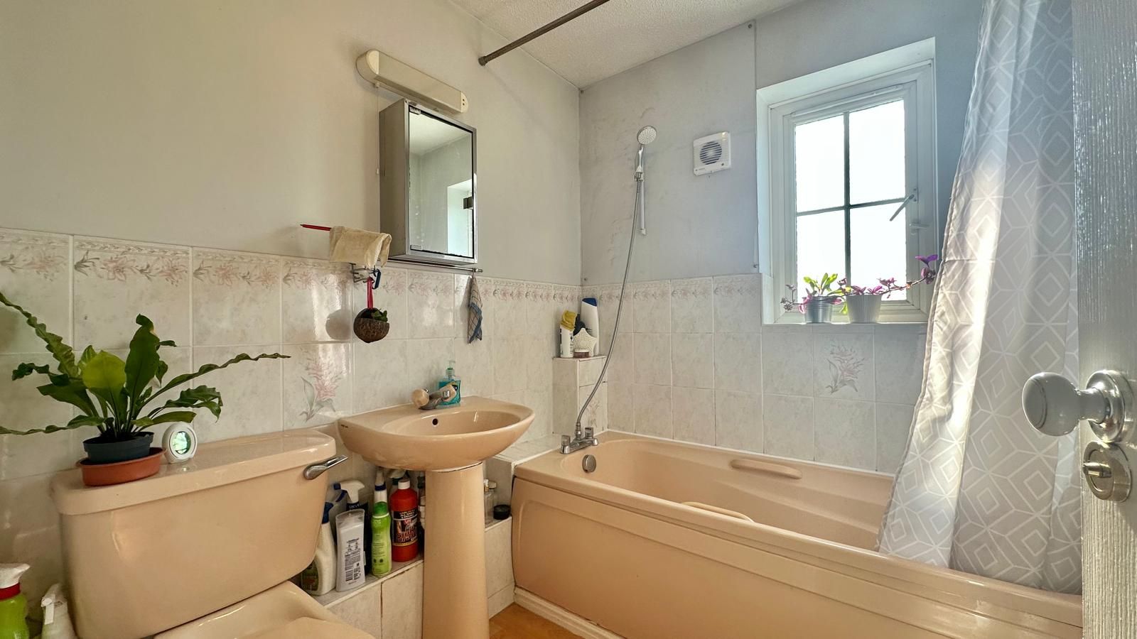 3 bedroom detached house For Sale in Coventry - Photograph 18.