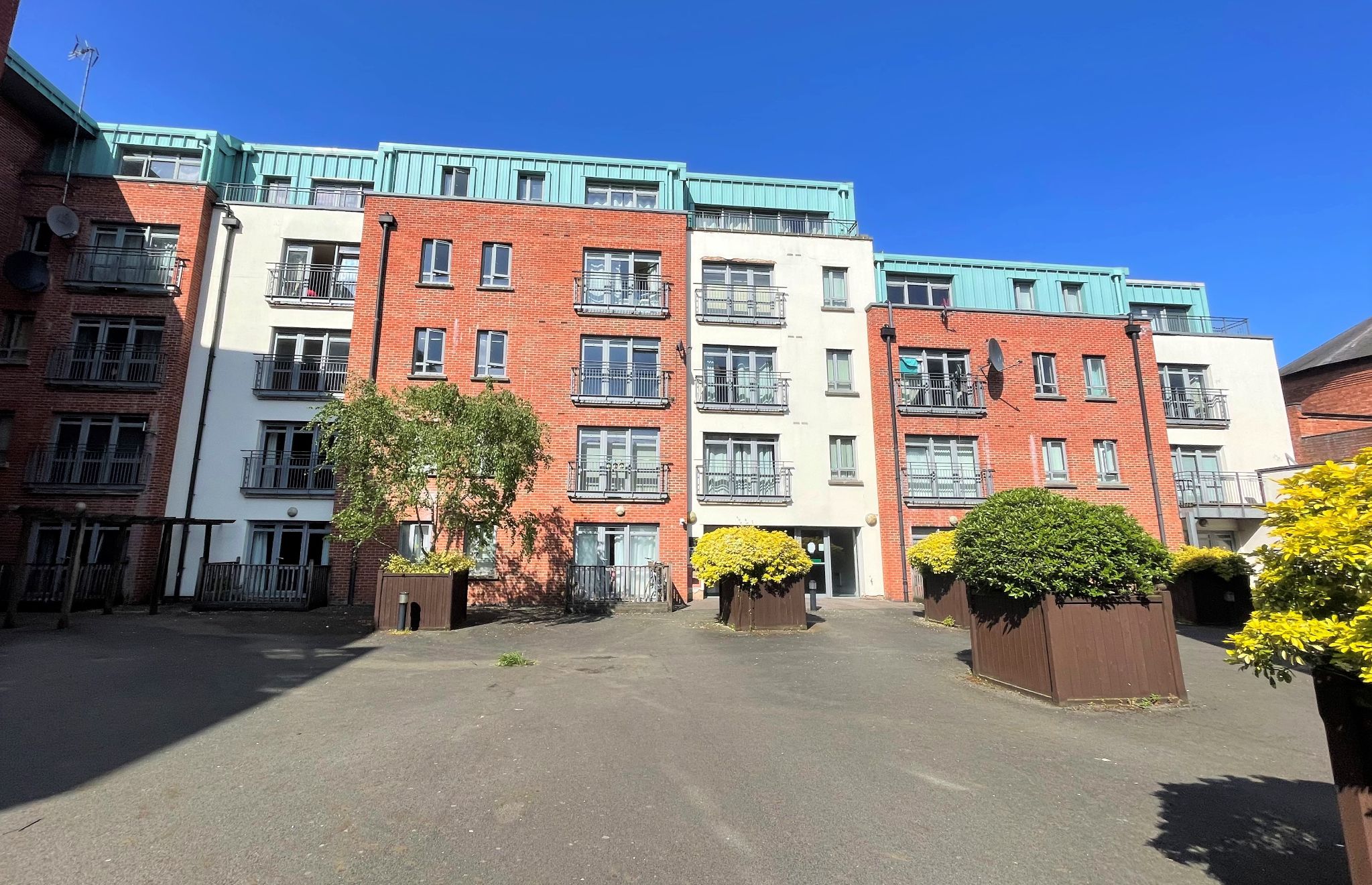 2 bedroom apartment flat/apartment Let in Coventry - Photograph 1.