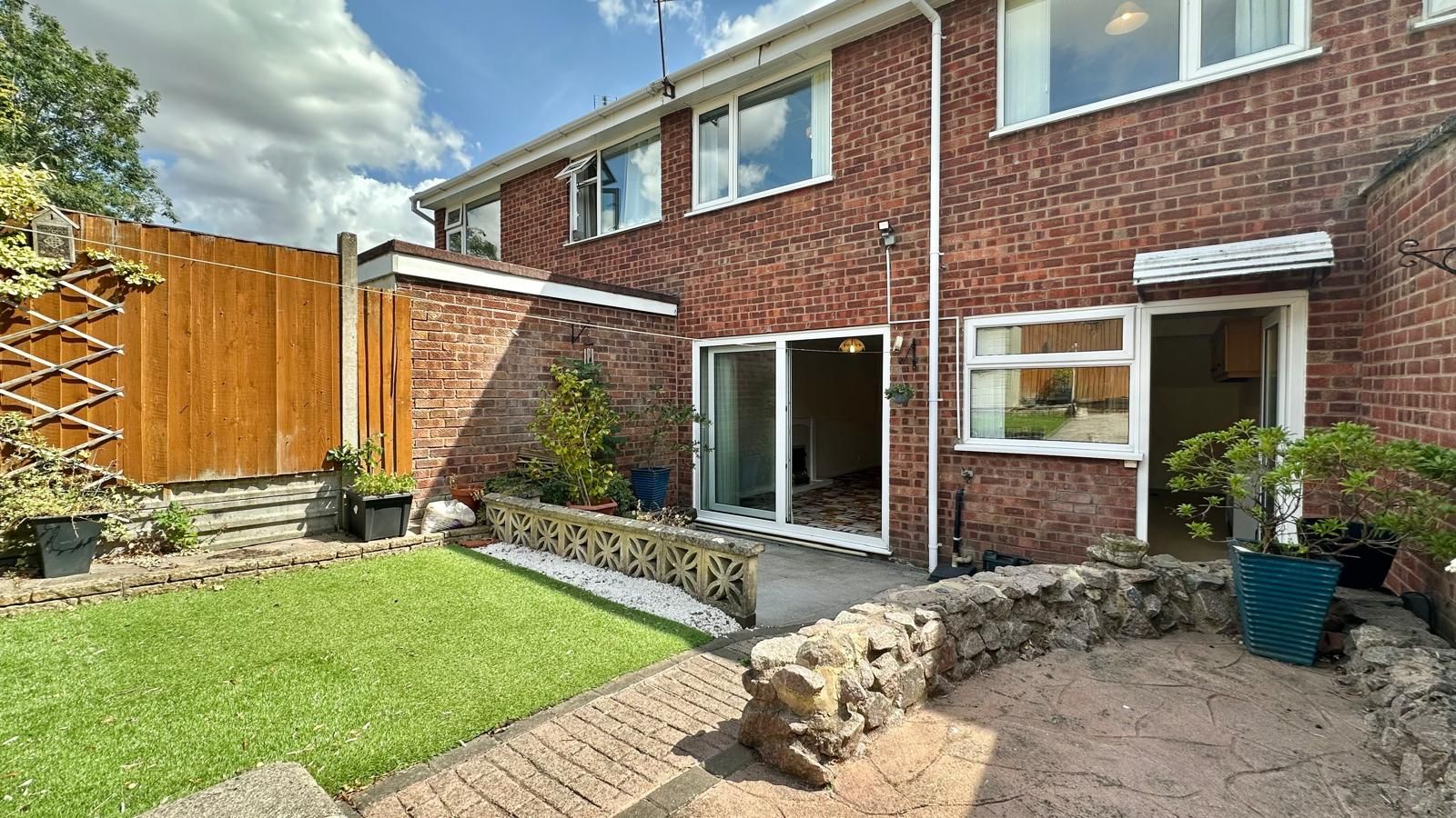 3 bedroom mid terraced house For Sale in Coventry - Photograph 19.
