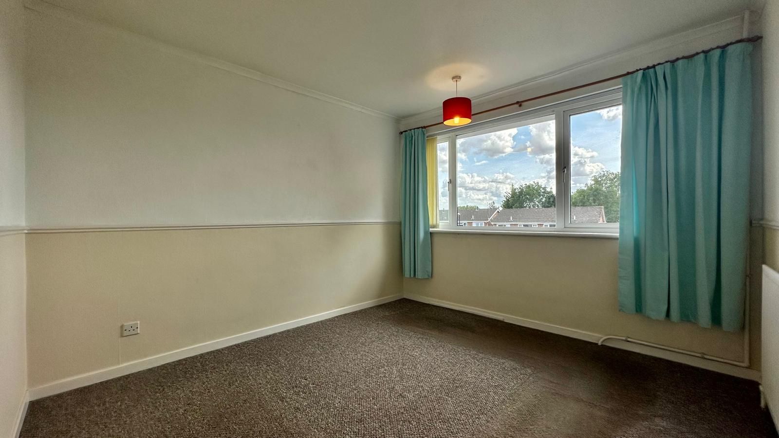 3 bedroom mid terraced house For Sale in Coventry - Photograph 11.