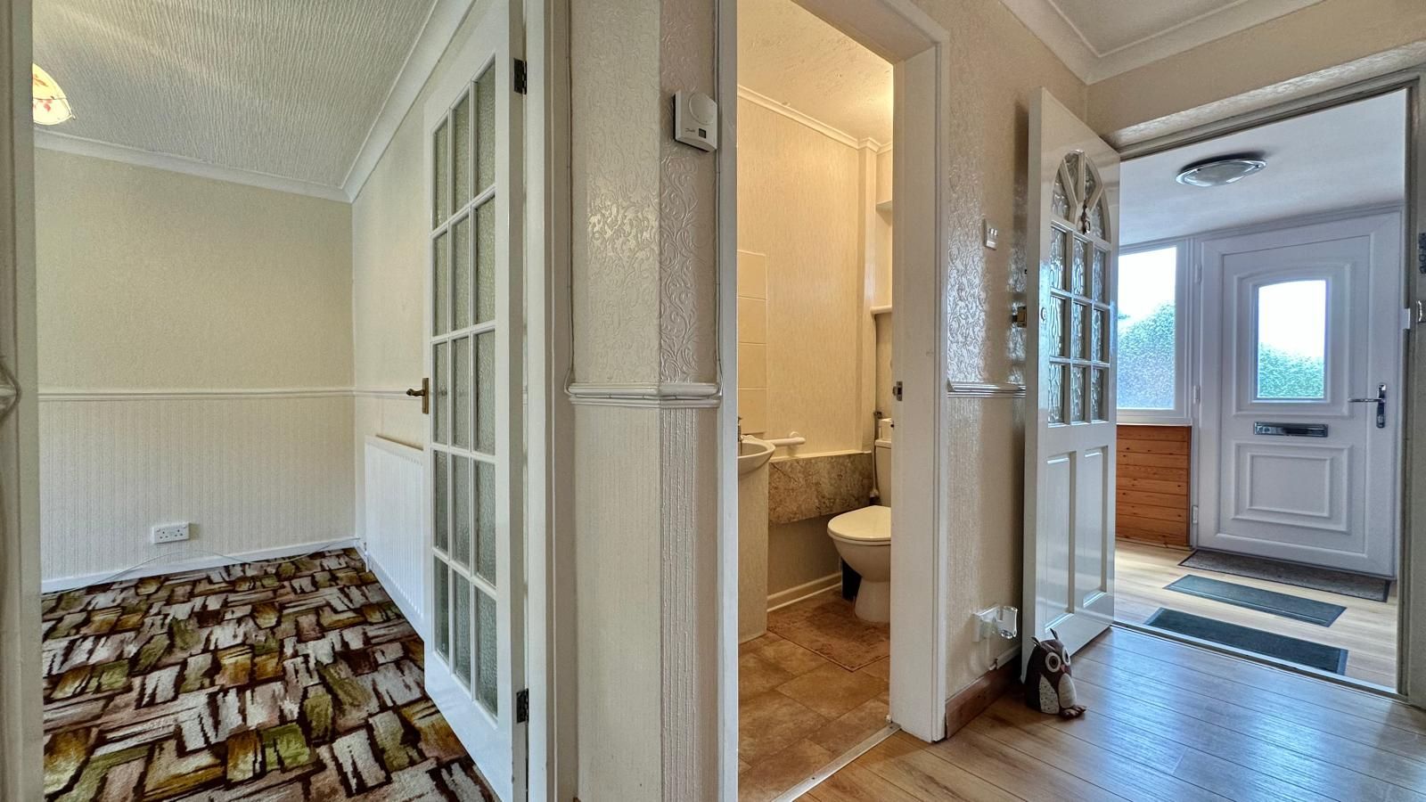 3 bedroom mid terraced house For Sale in Coventry - Photograph 3.